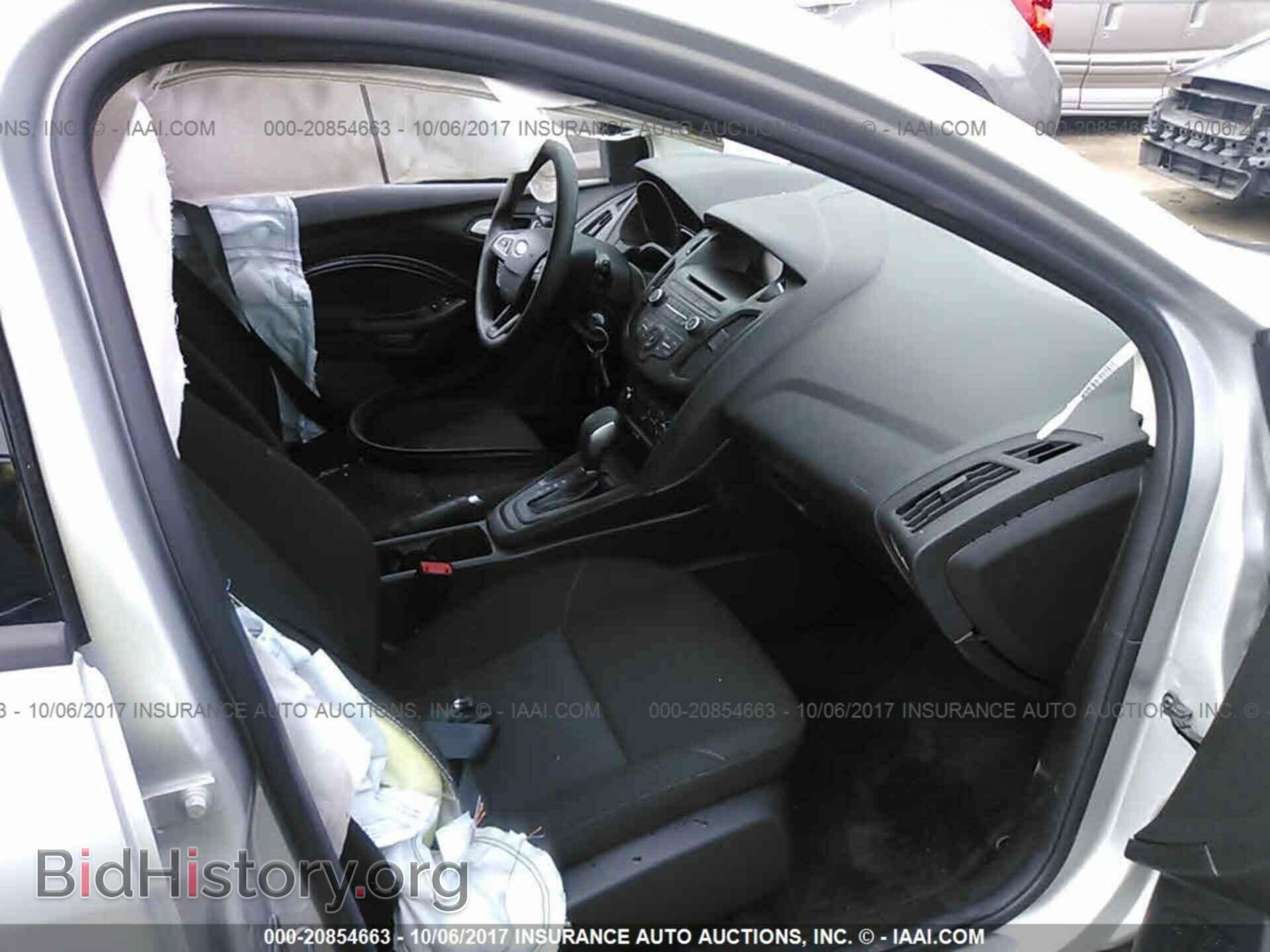 2017 Ford Focus - VIN: 1FADP3K29HL259132 - Photo 5