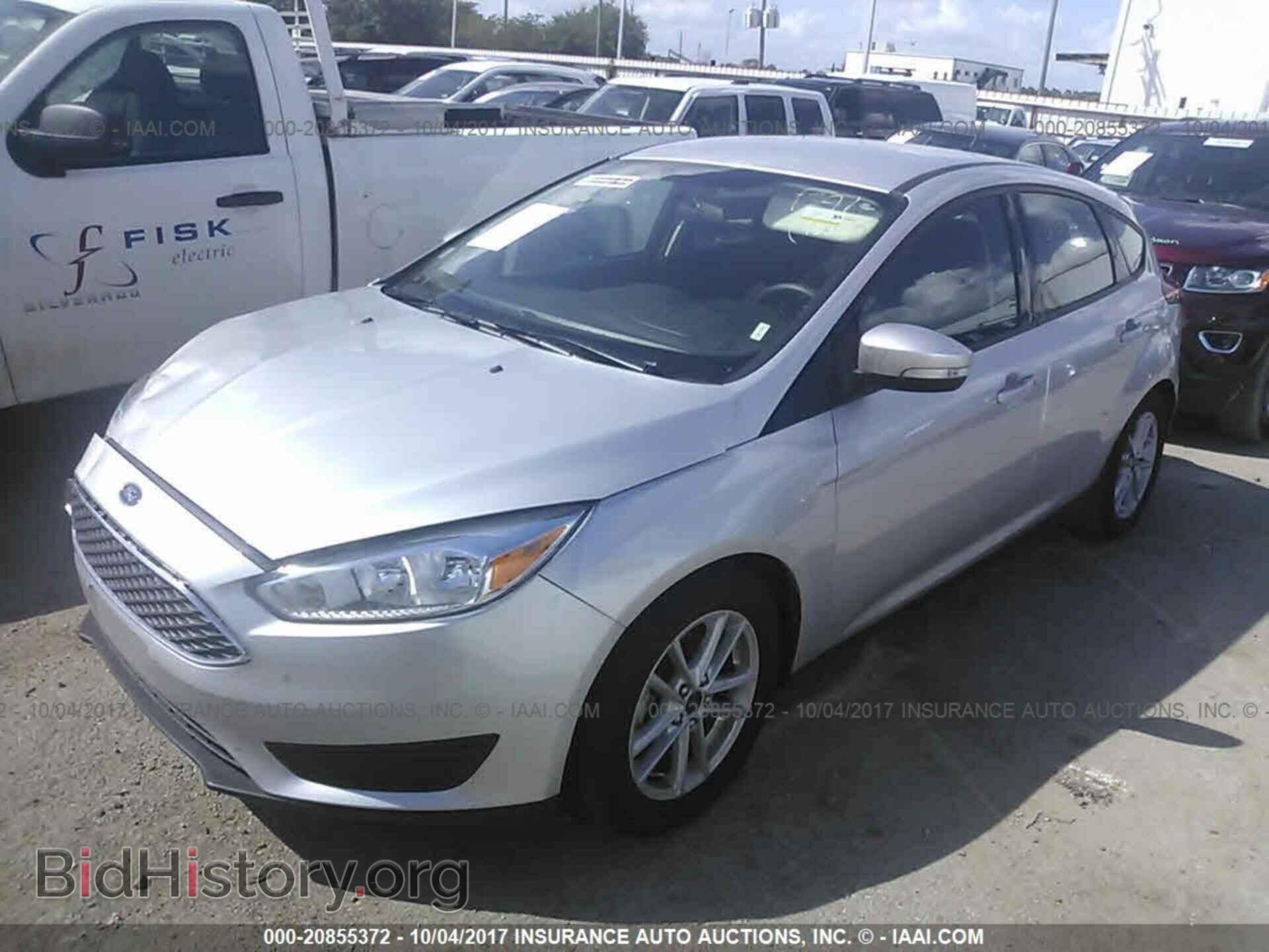 2017 Ford Focus - VIN: 1FADP3K2XHL217858 - Фото 2