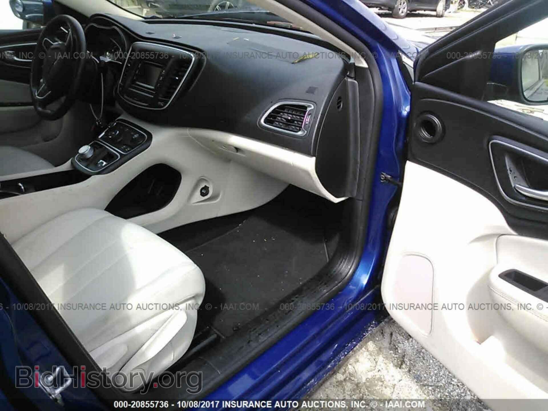 2015 Chrysler 200 - VIN: 1C3CCCAB9FN587739 - Photo 4