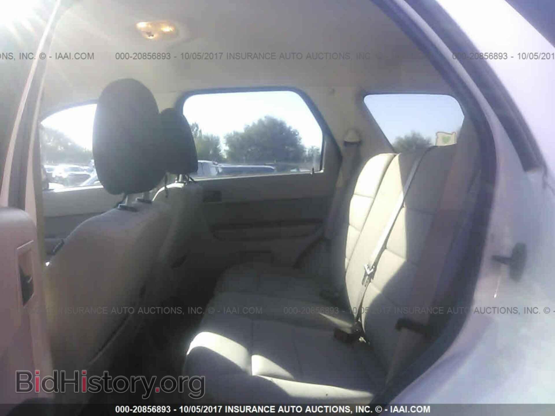 2011 Ford Escape - VIN: 1FMCU9D79BKB65738 - Фото 8