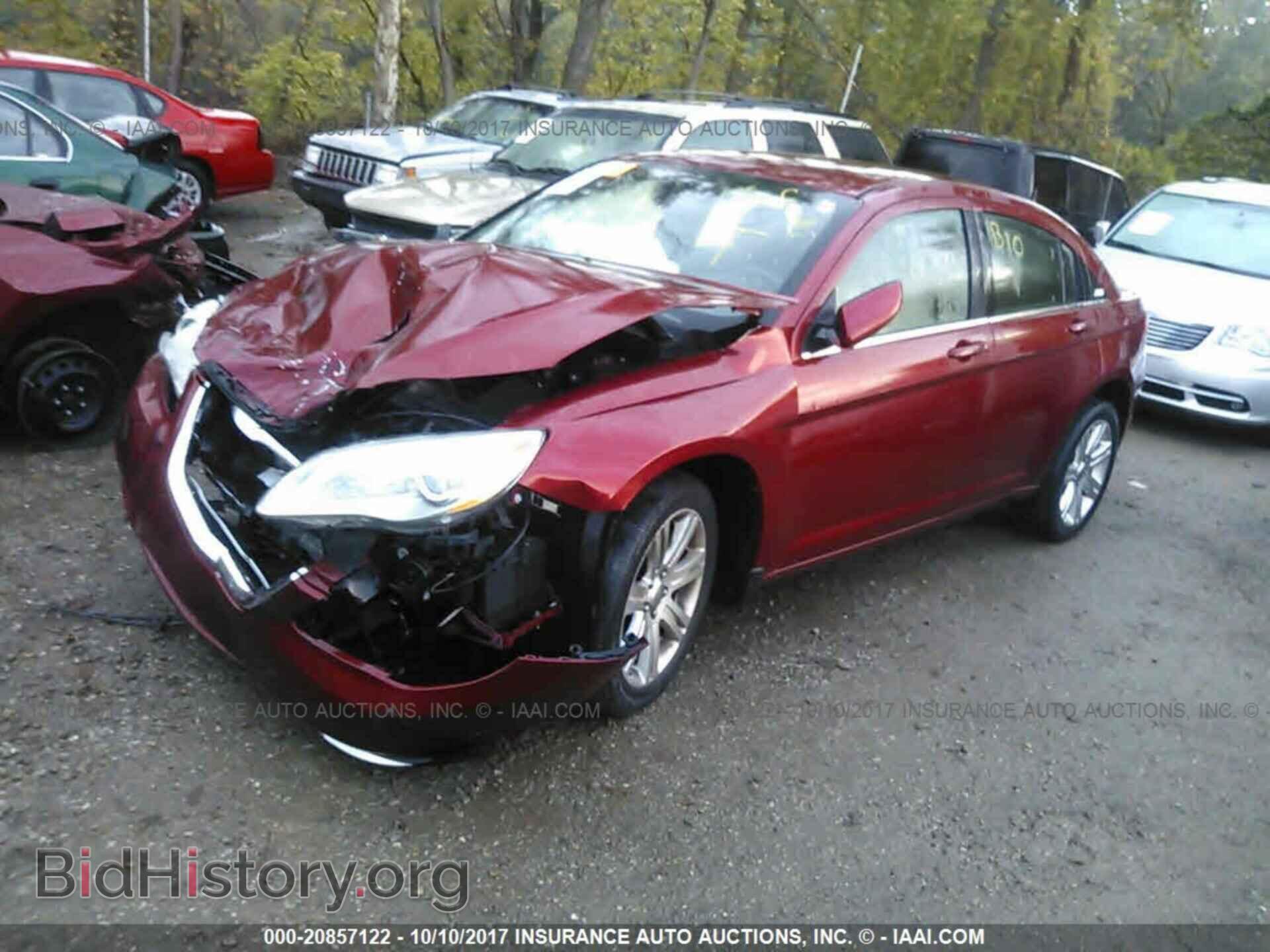 2013 Chrysler 200 - VIN: 1C3CCBBB5DN597836 - Фото 2