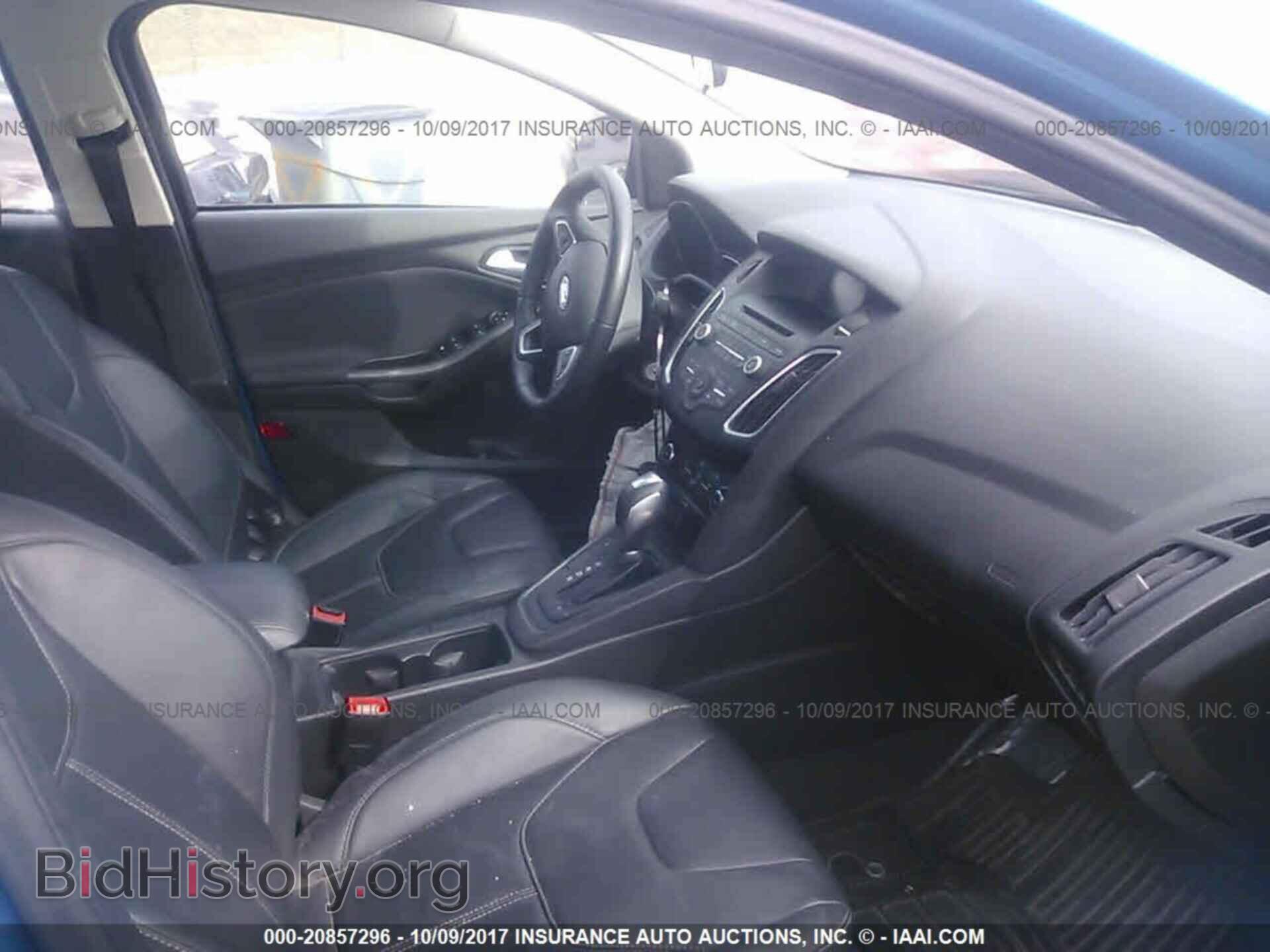 2016 Ford Focus - VIN: 1FADP3F22GL297410 - Photo 5
