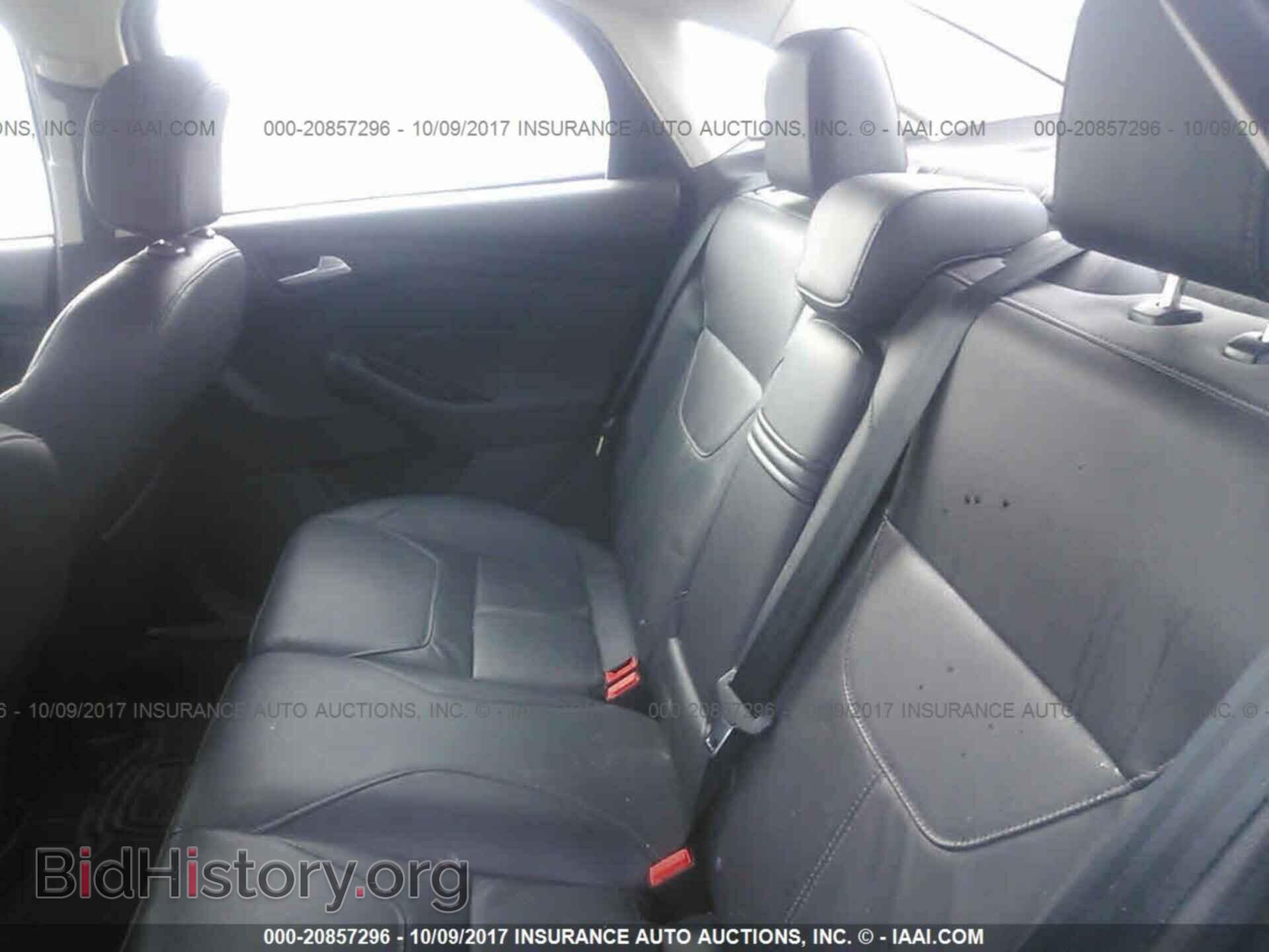 2016 Ford Focus - VIN: 1FADP3F22GL297410 - Photo 8
