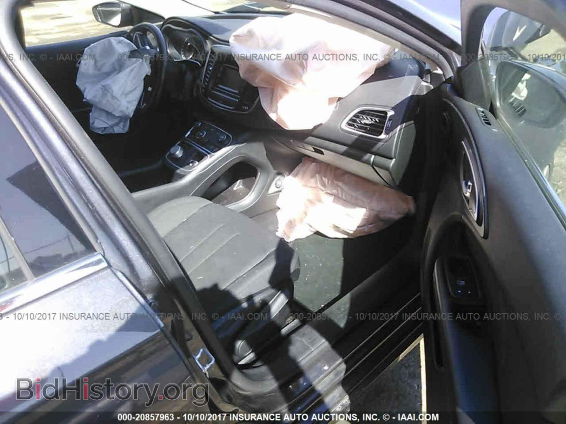 2016 Chrysler 200 - VIN: 1C3CCCAB7GN103147 - Photo 5
