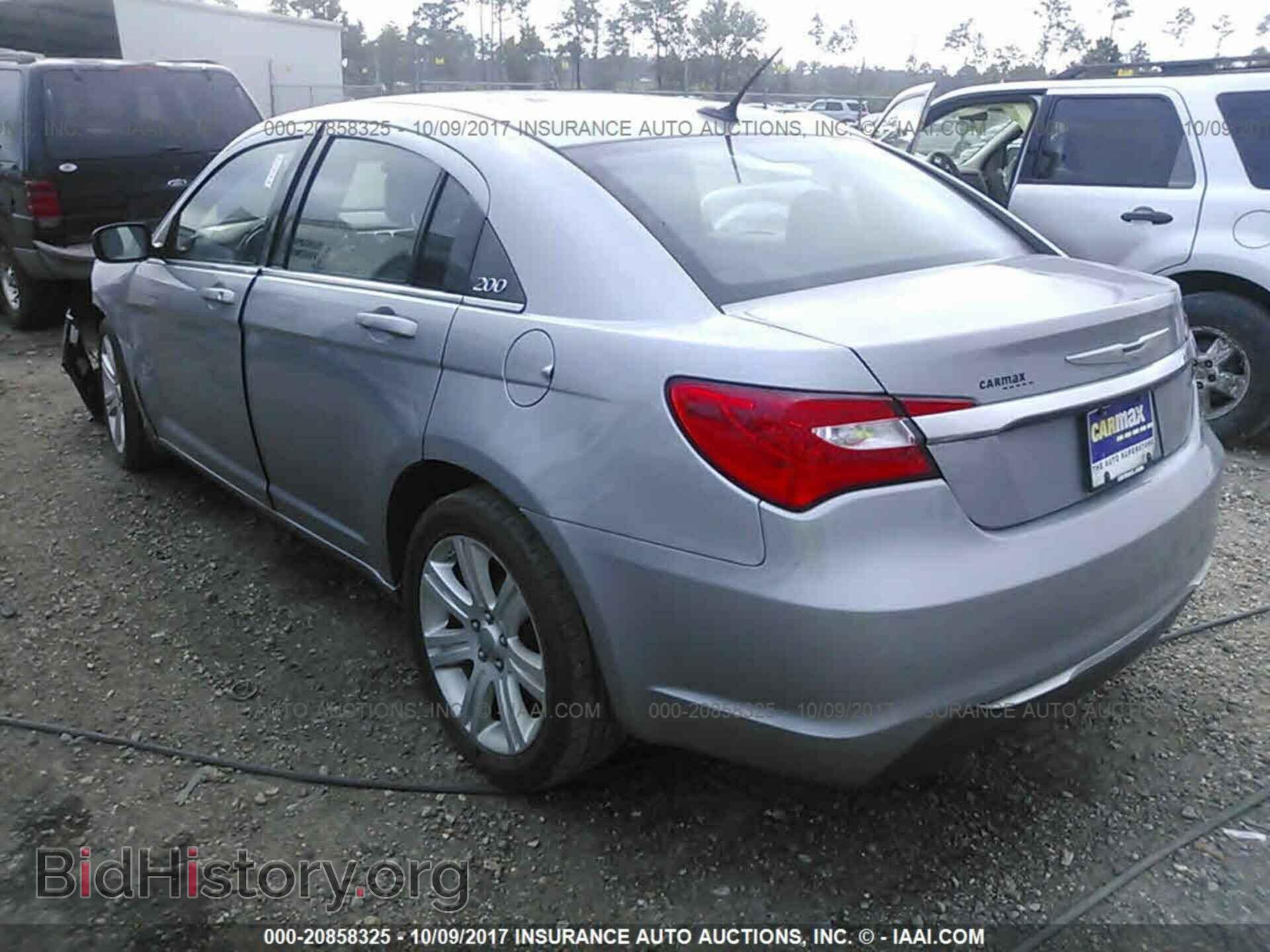 2013 Chrysler 200 - VIN: 1C3CCBAB3DN671384 - Photo 3