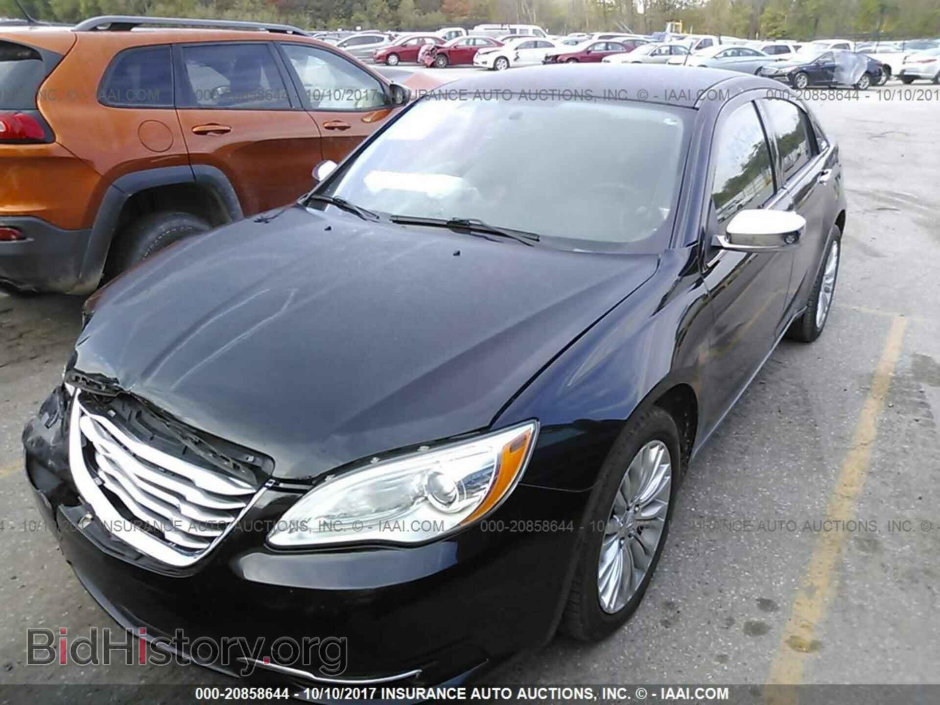 2012 Chrysler 200 - VIN: 1C3CCBCB0CN210736 - Photo 2