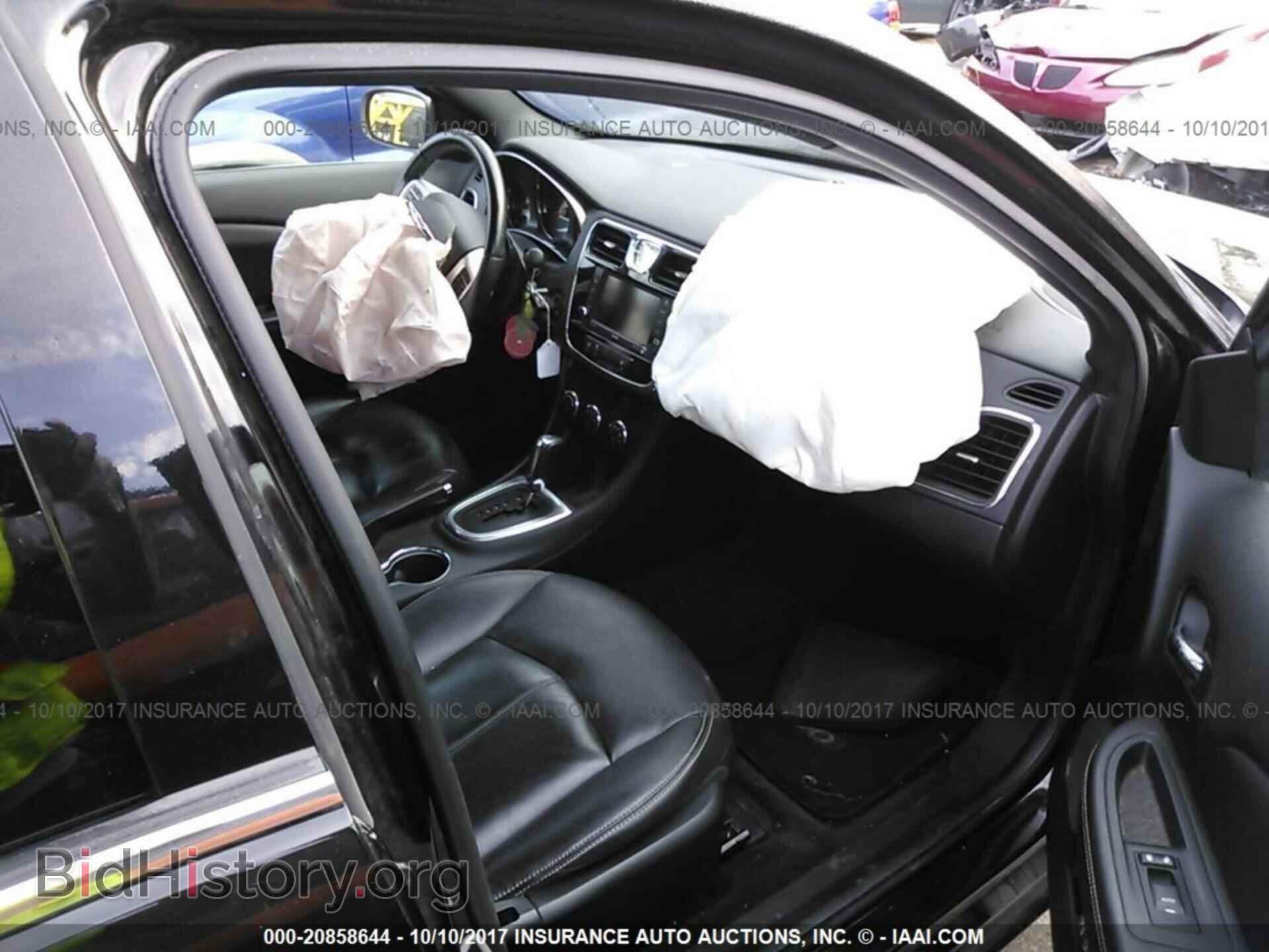 2012 Chrysler 200 - VIN: 1C3CCBCB0CN210736 - Photo 5