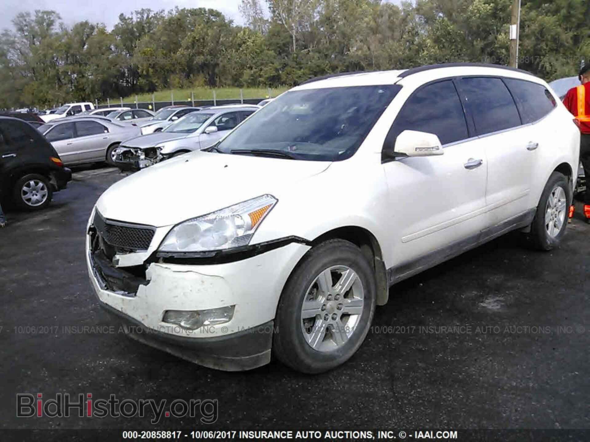 2012 Chevrolet Traverse - VIN: 1GNKVJED2CJ322964 - Фото 2