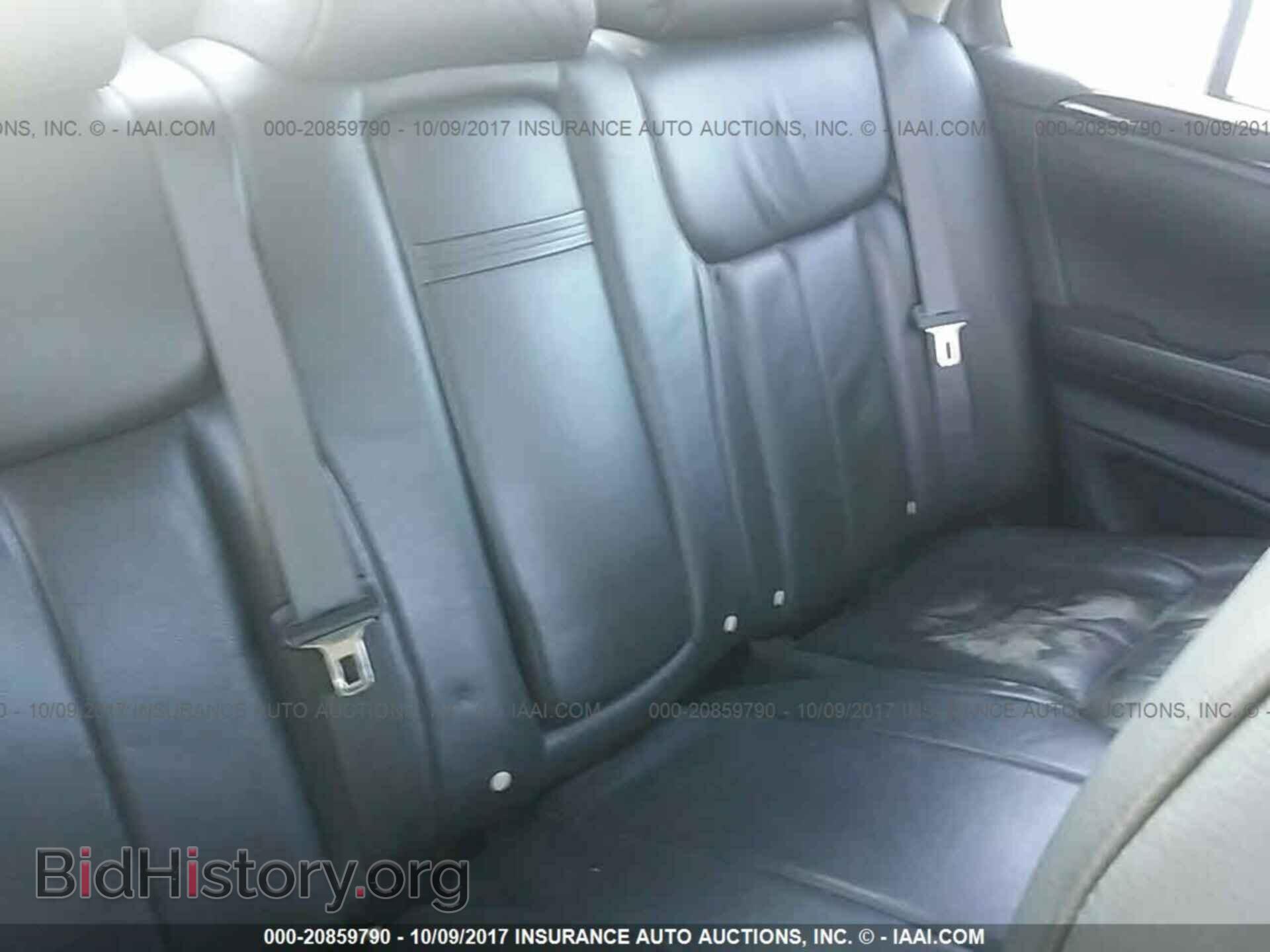 2011 Cadillac Dts - VIN: 1G6KH5E61BU104426 - Фото 8