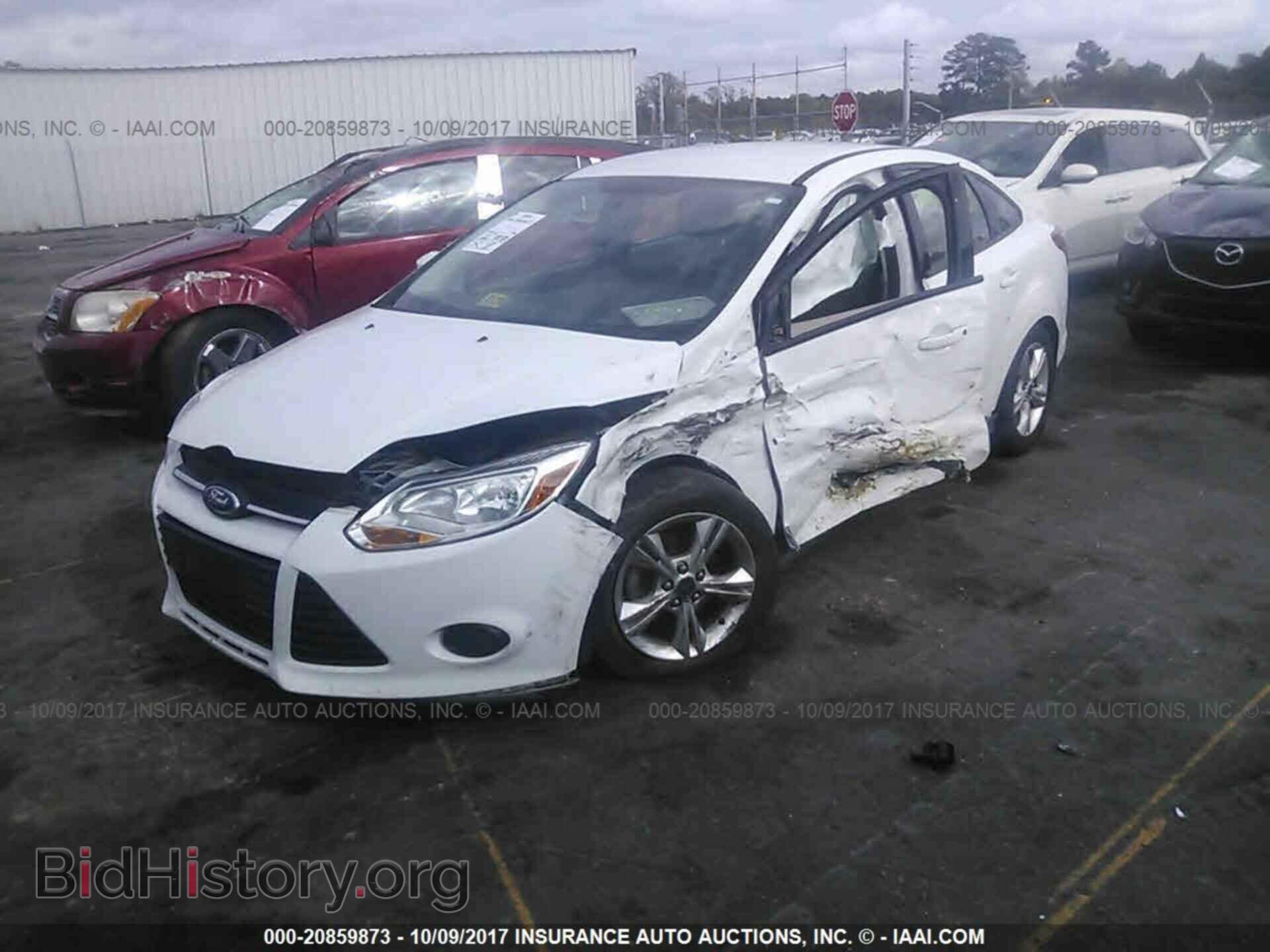 2014 Ford Focus - VIN: 1FADP3F22EL238662 - Photo 2