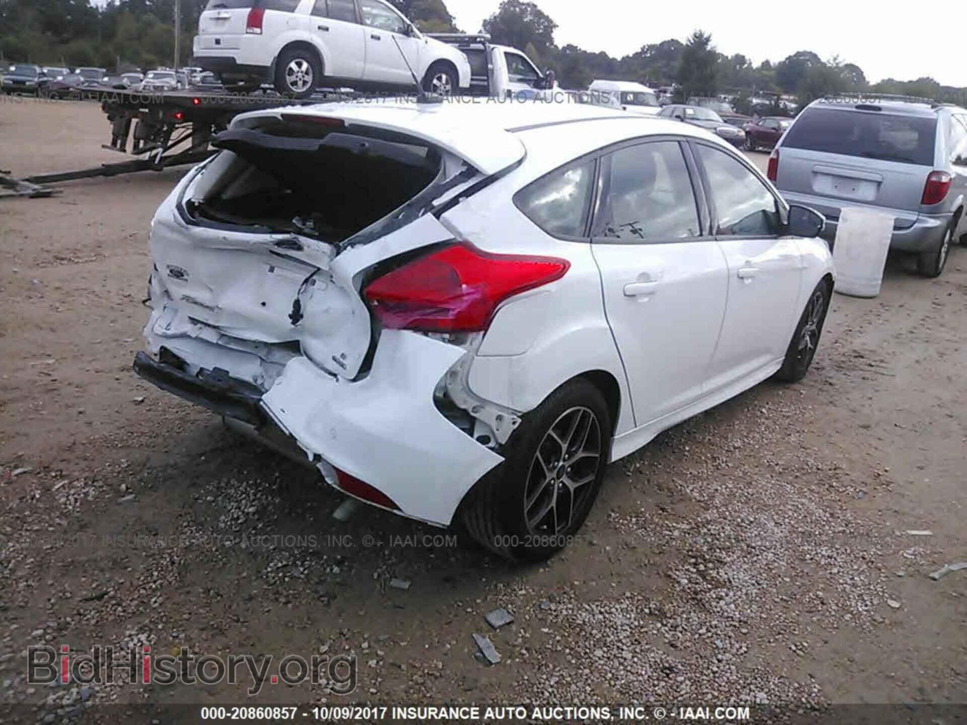 2016 Ford Focus - VIN: 1FADP3K23GL376140 - Photo 4