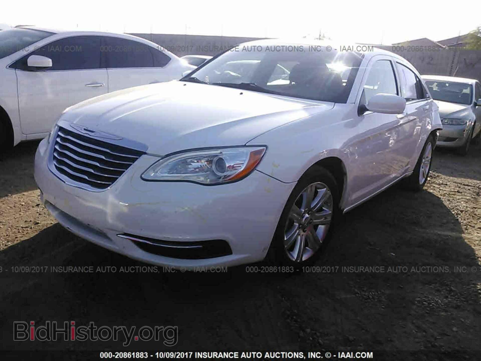 2012 Chrysler 200 - VIN: 1C3CCBBB2CN301184 - Фото 2