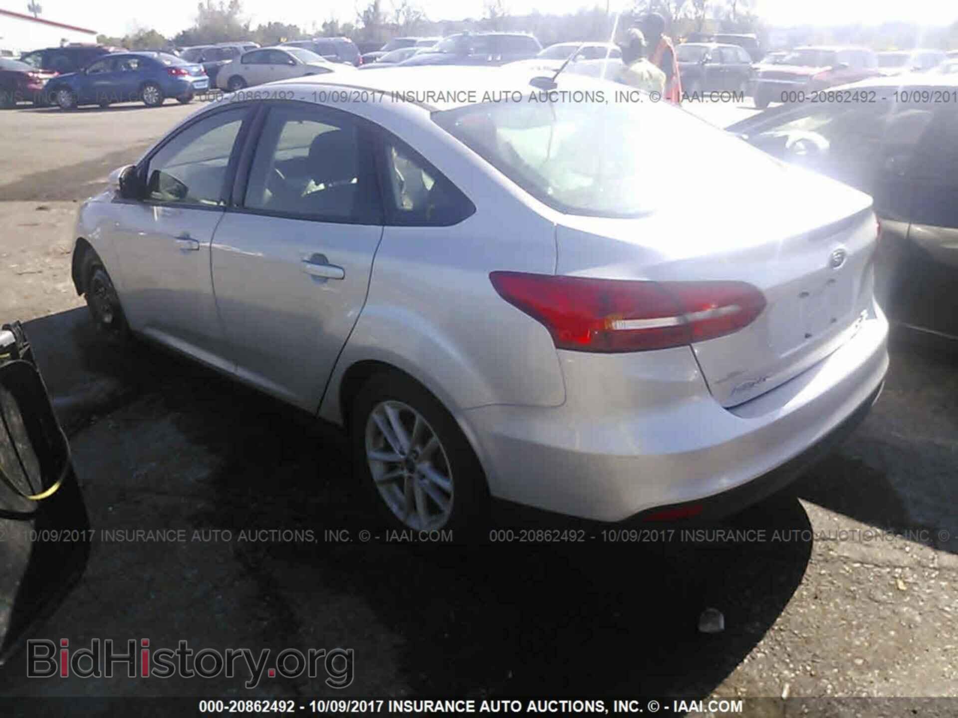 2015 Ford Focus - VIN: 1FADP3F2XFL240872 - Photo 3