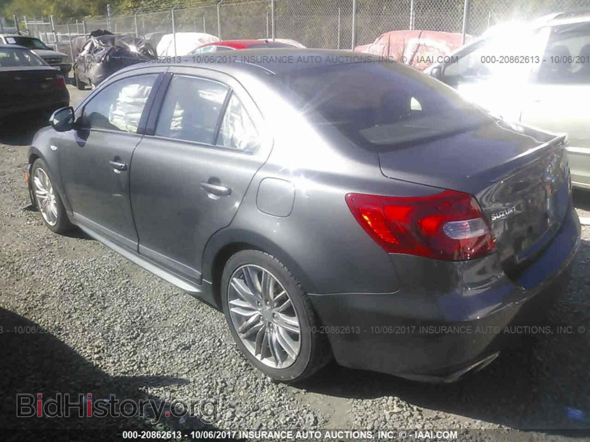 2012 Suzuki Kizashi - VIN: JS2RF9A89C6100104 - Photo 3