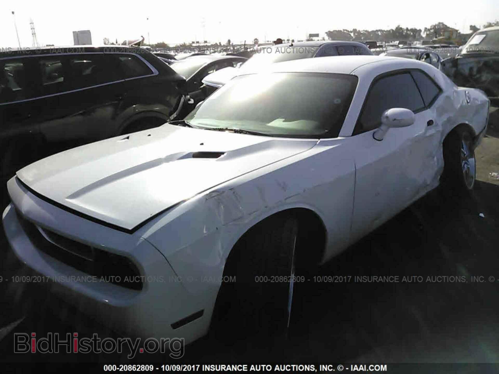 2012 Dodge Challenger - VIN: 2C3CDYAG5CH155532 - Photo 2