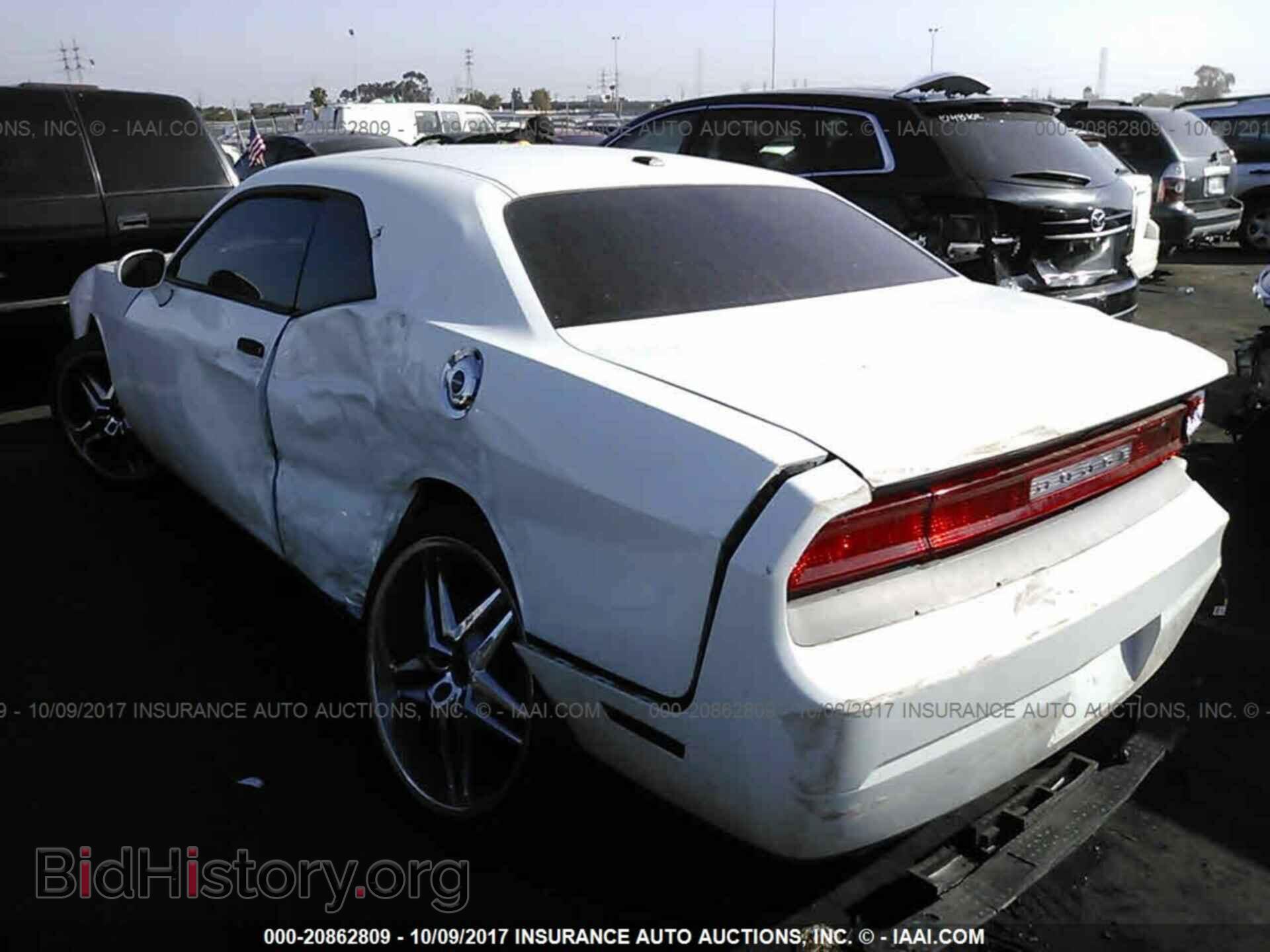 2012 Dodge Challenger - VIN: 2C3CDYAG5CH155532 - Photo 3