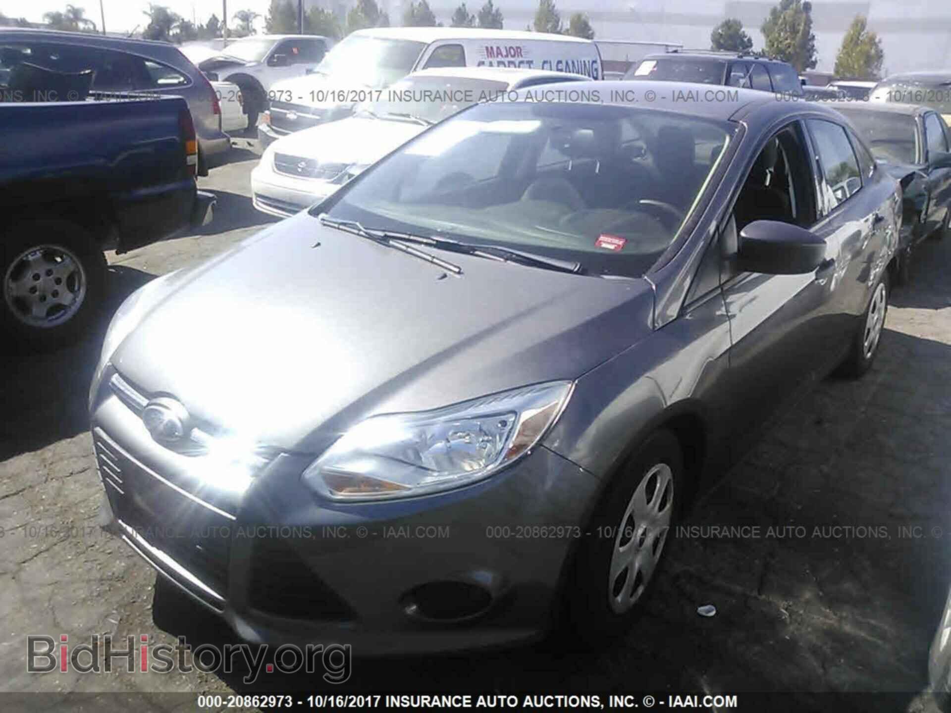 2014 Ford Focus - VIN: 1FADP3E25EL311847 - Photo 2