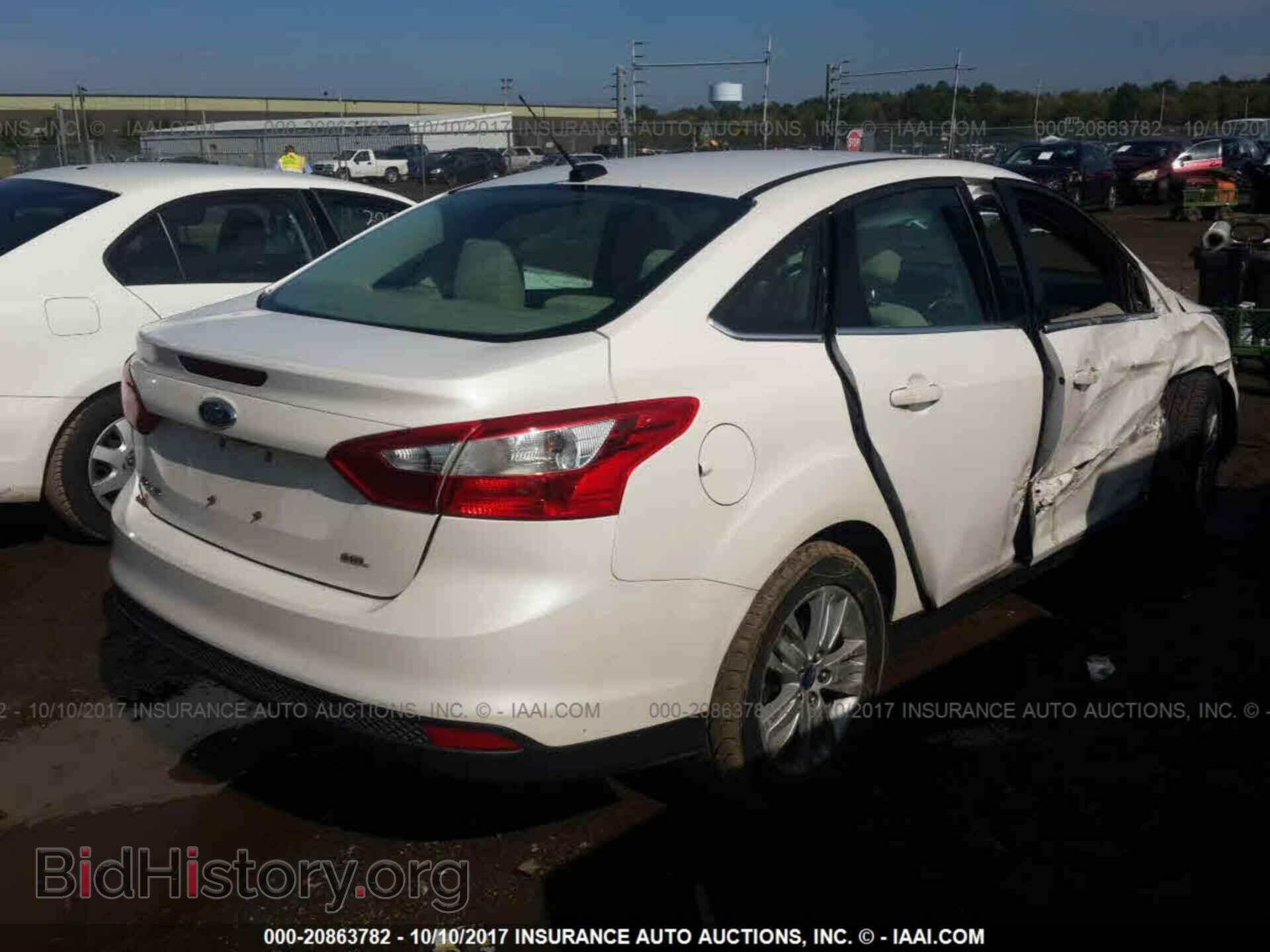 2012 Ford Focus - VIN: 1FAHP3H2XCL242230 - Фото 4