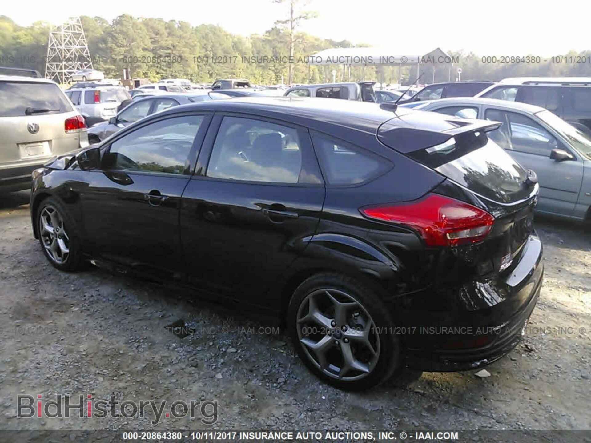 2017 Ford Focus - VIN: 1FADP3L95HL333920 - Photo 3