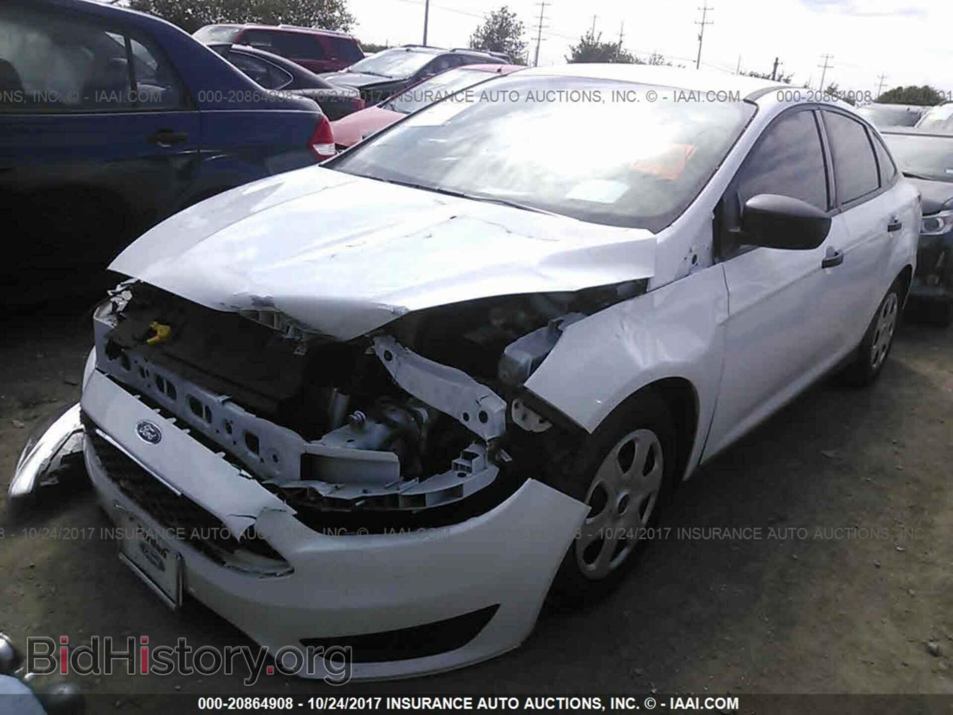 2017 Ford Focus - VIN: 1FADP3E28HL303259 - Photo 2