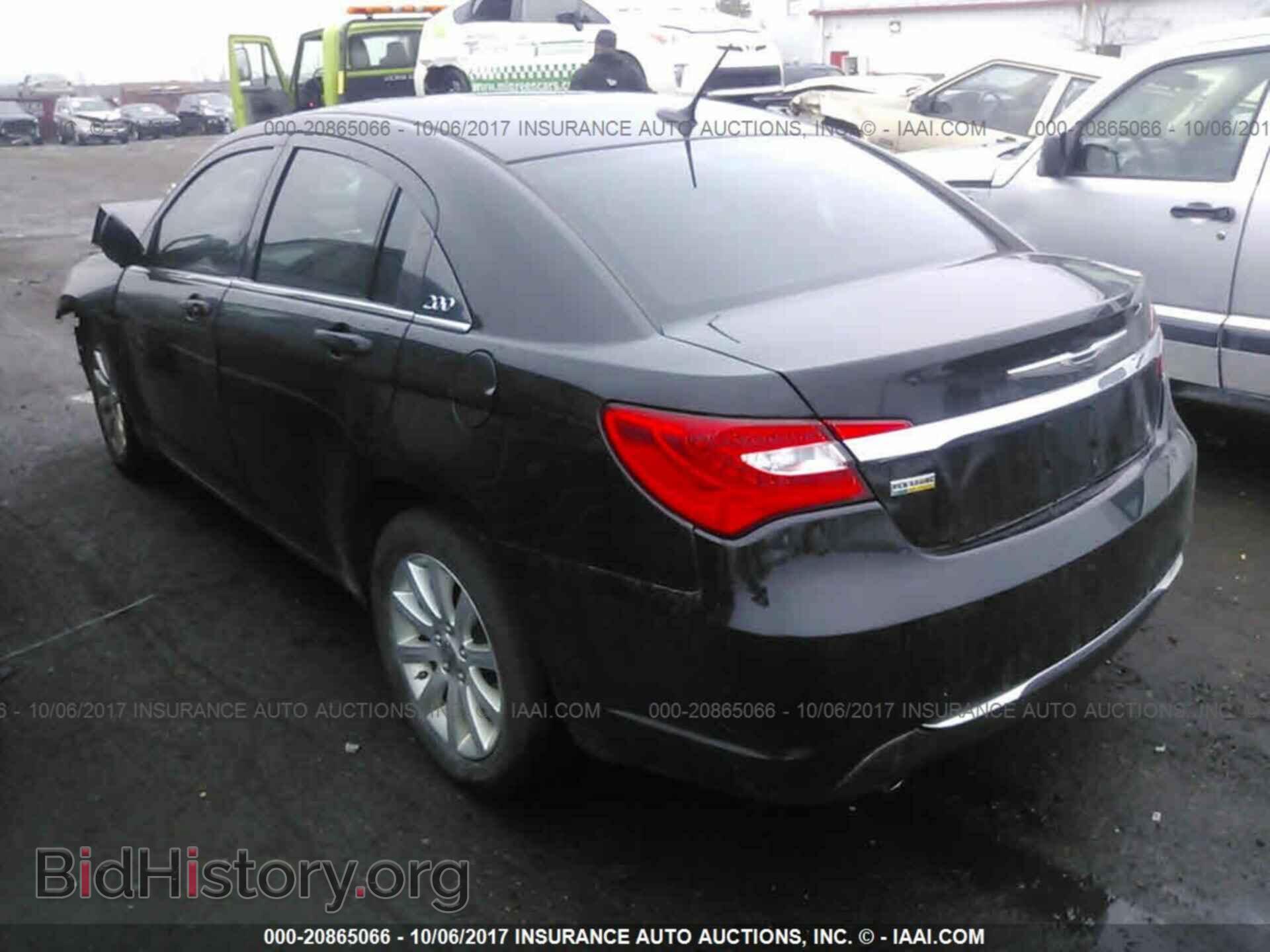 2014 Chrysler 200 - VIN: 1C3CCBBG4EN114883 - Photo 3
