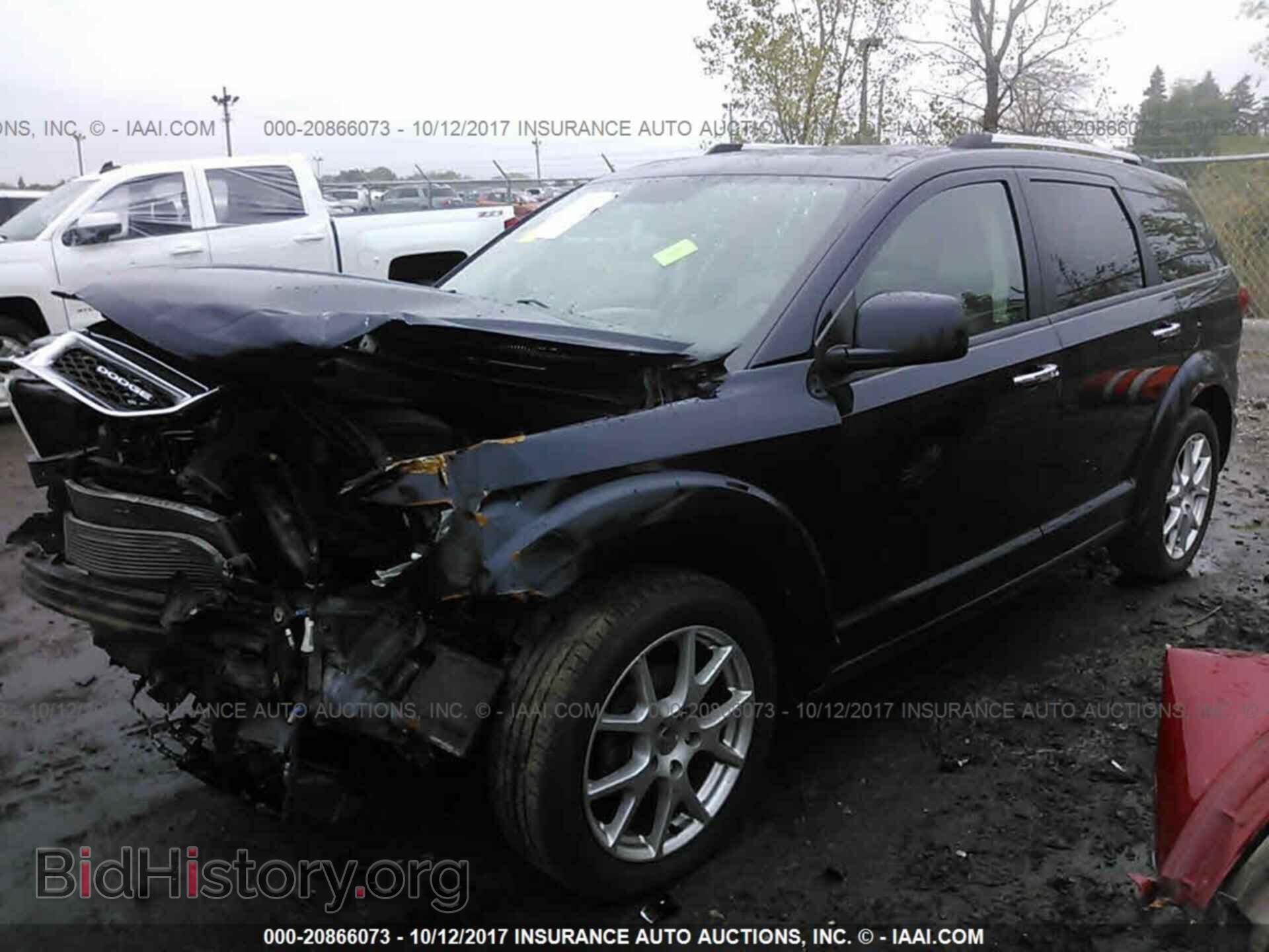 2011 Dodge Journey - VIN: 3D4PH6FG2BT542949 - Photo 2
