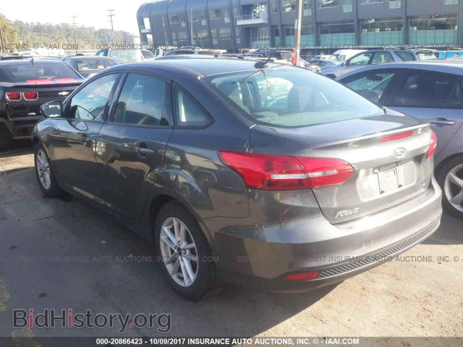 2015 Ford Focus - VIN: 1FADP3F22FL262218 - Photo 3