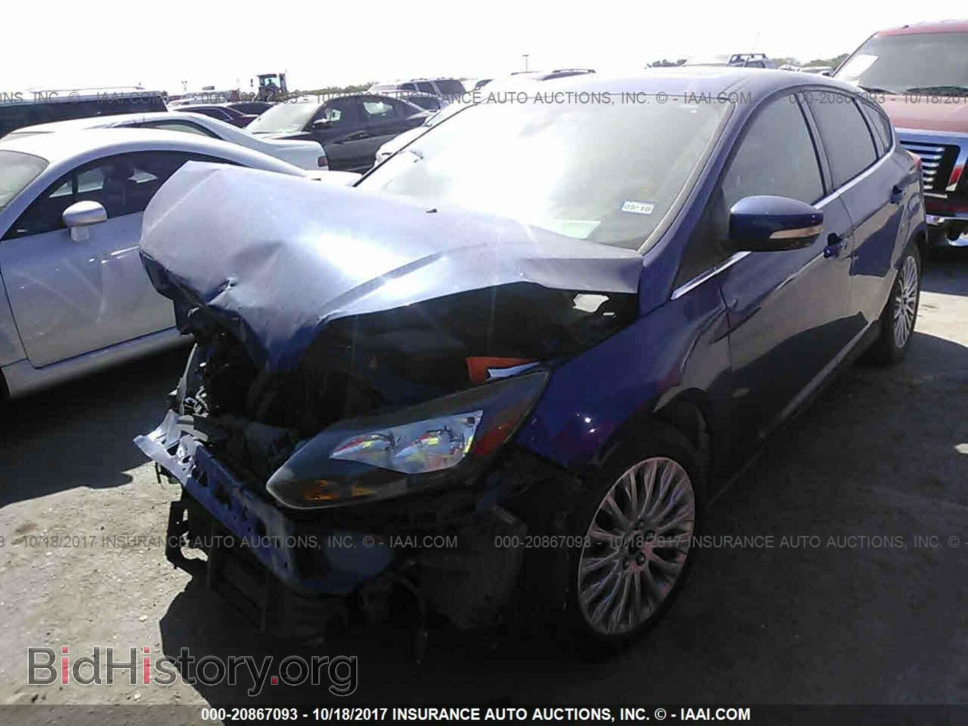 2012 Ford Focus - VIN: 1FAHP3N23CL370975 - Photo 2