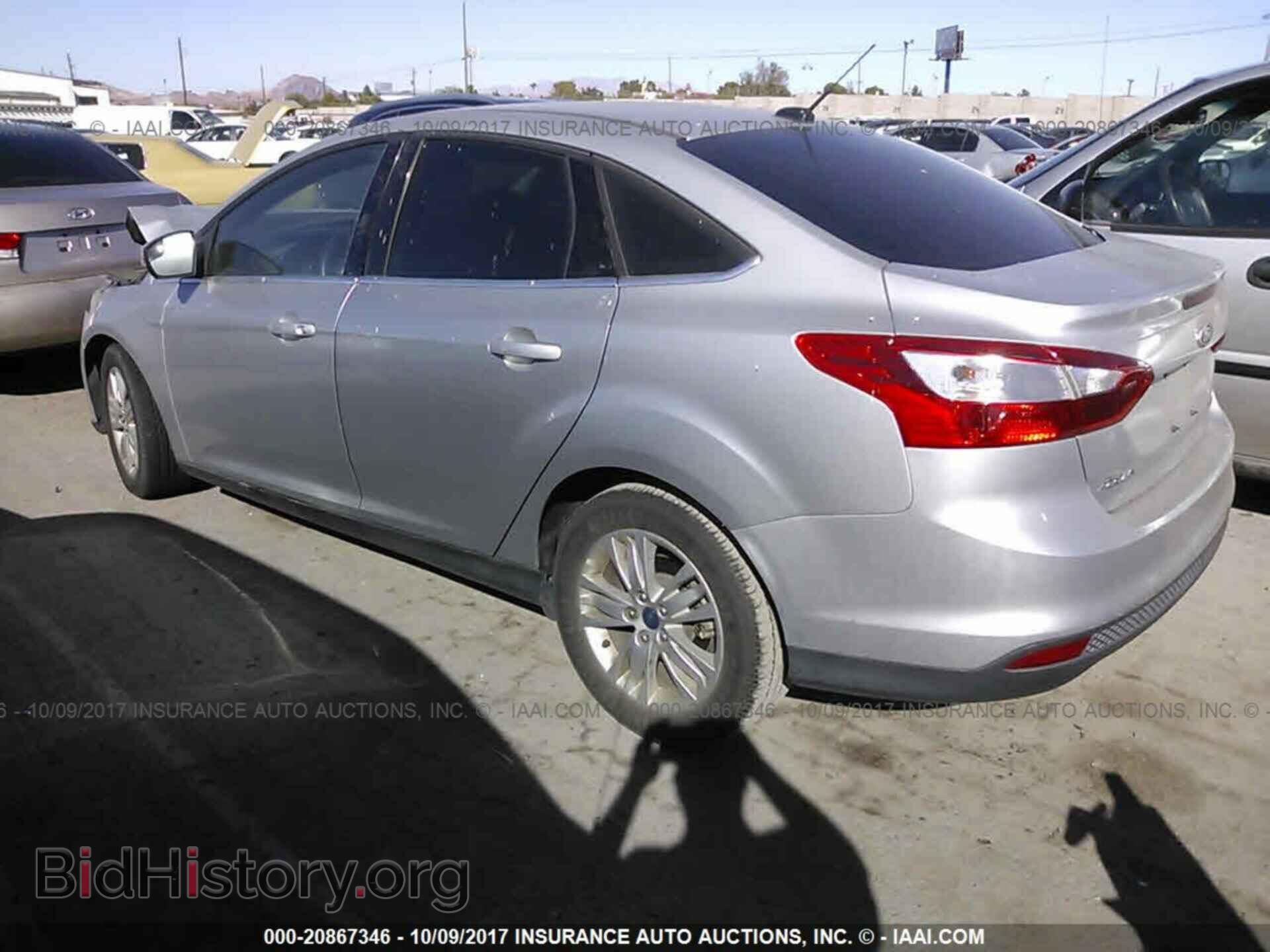 2012 Ford Focus - VIN: 1FAHP3H28CL417431 - Photo 3