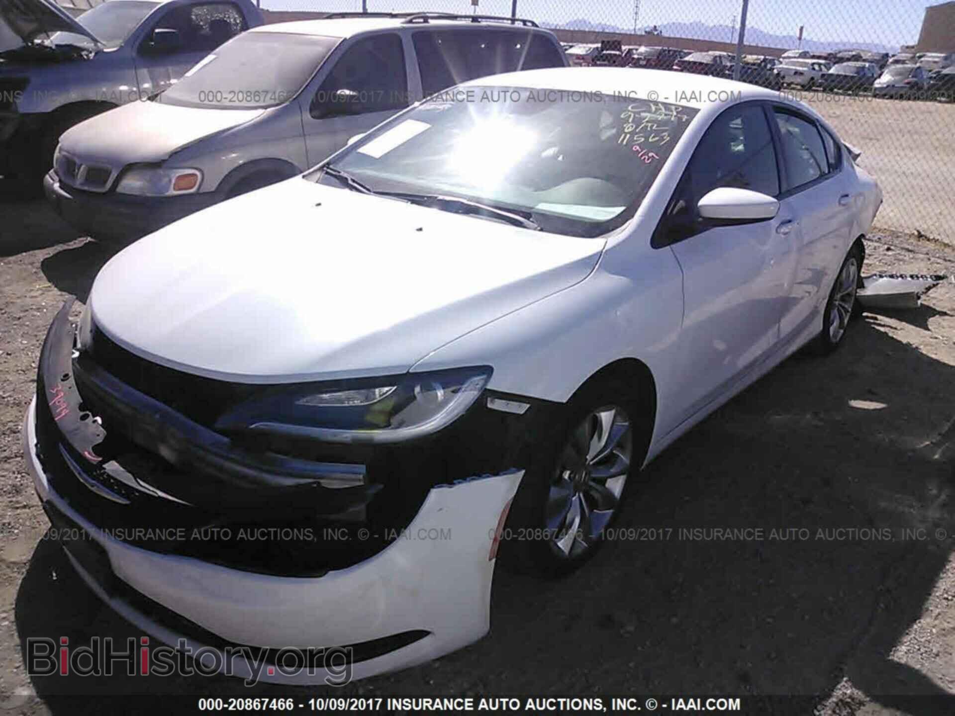 2015 Chrysler 200 - VIN: 1C3CCCBG3FN706833 - Photo 2
