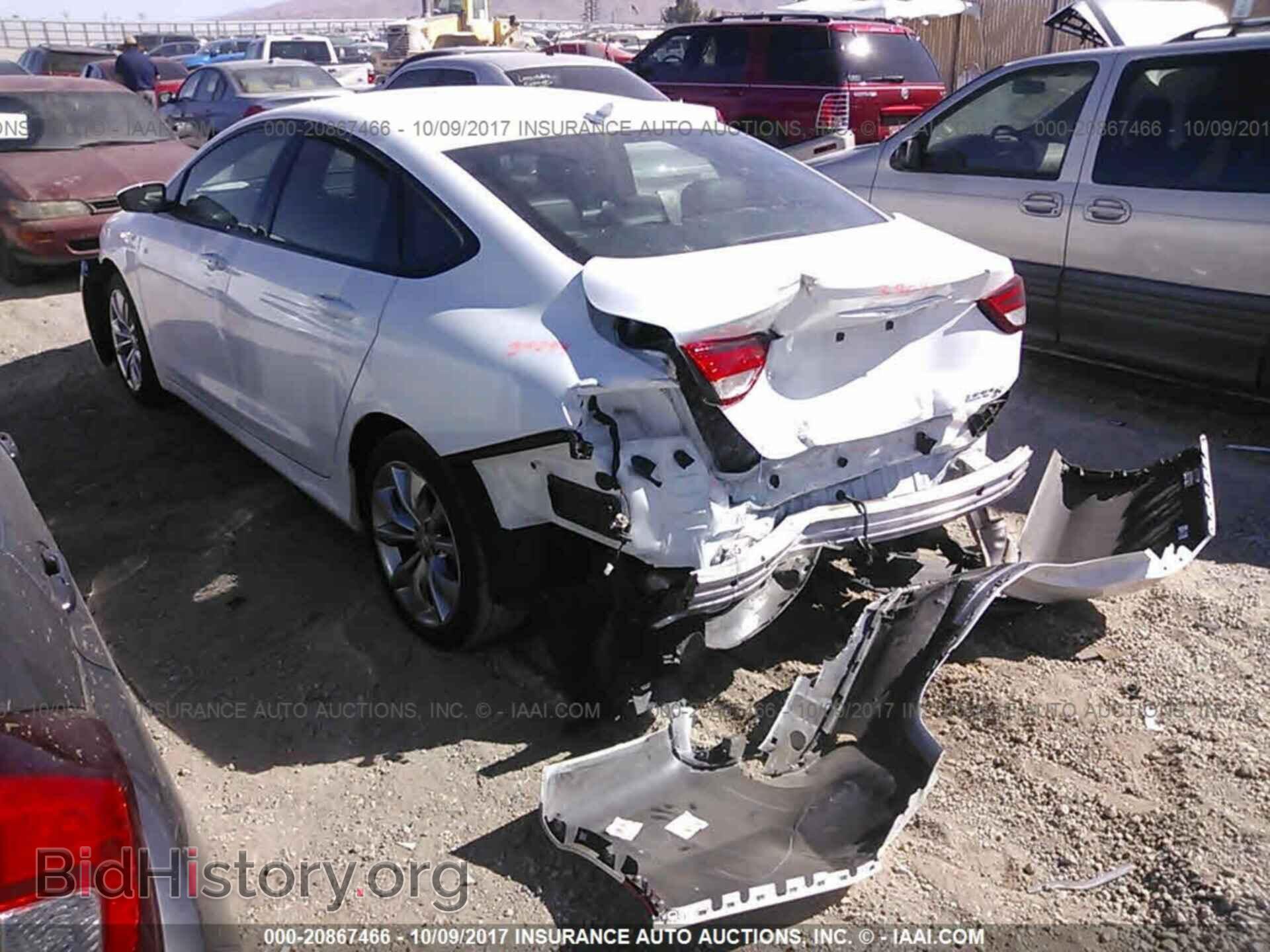 2015 Chrysler 200 - VIN: 1C3CCCBG3FN706833 - Photo 3