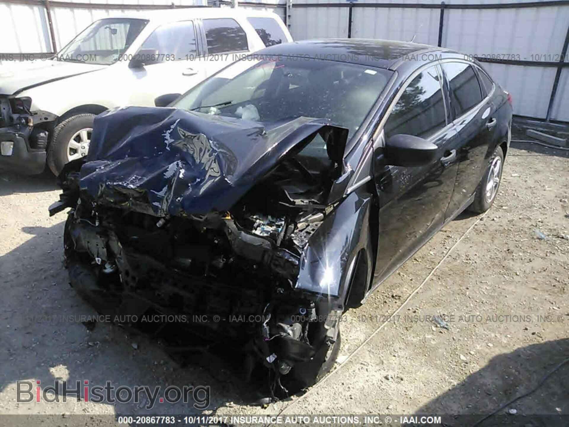 2016 Ford Focus - VIN: 1FADP3E27GL328037 - Photo 2