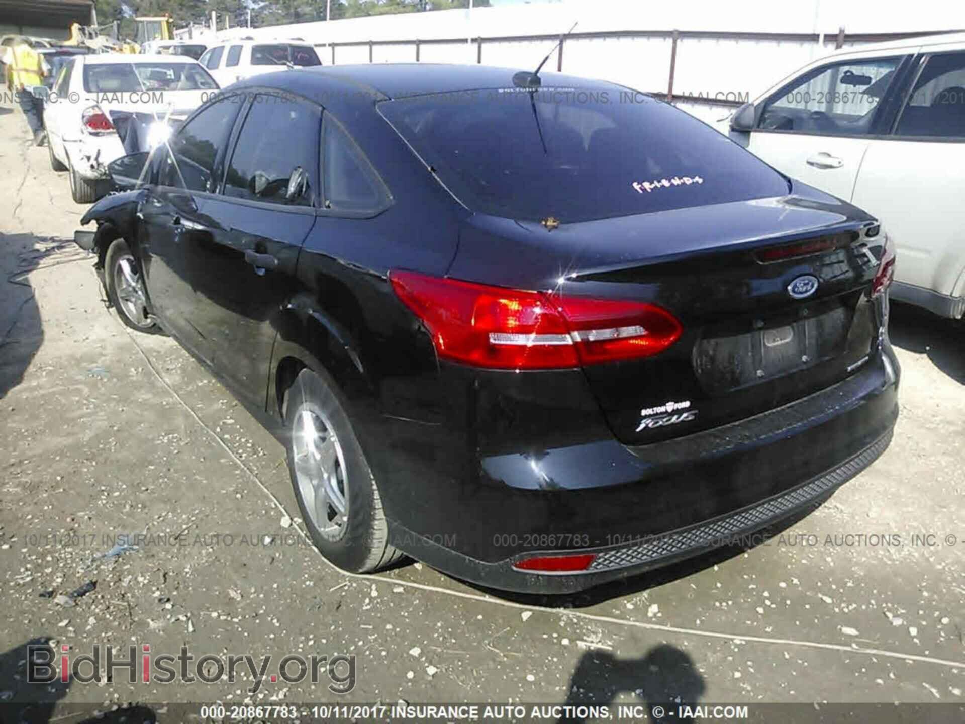 2016 Ford Focus - VIN: 1FADP3E27GL328037 - Photo 3
