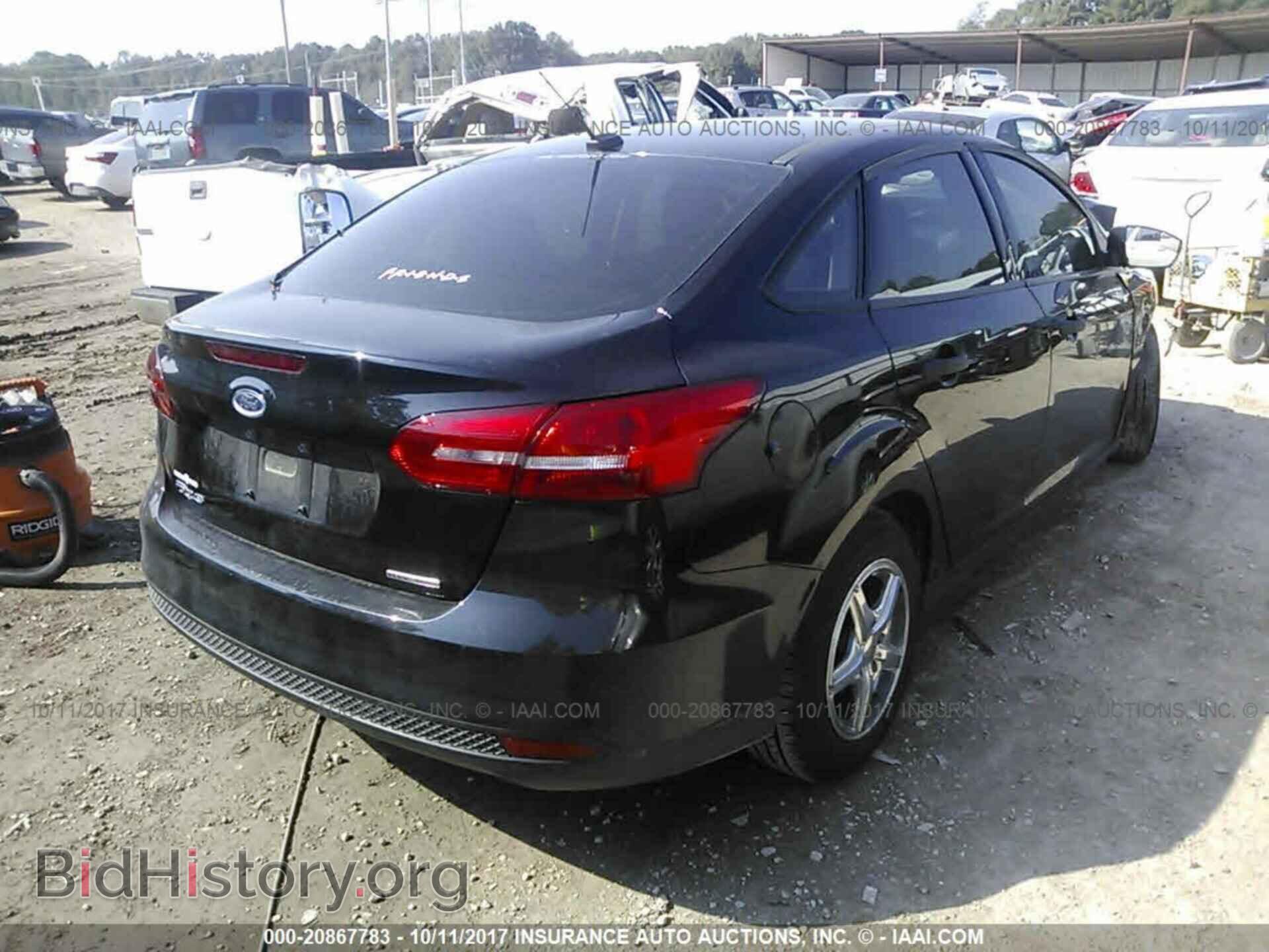 2016 Ford Focus - VIN: 1FADP3E27GL328037 - Photo 4