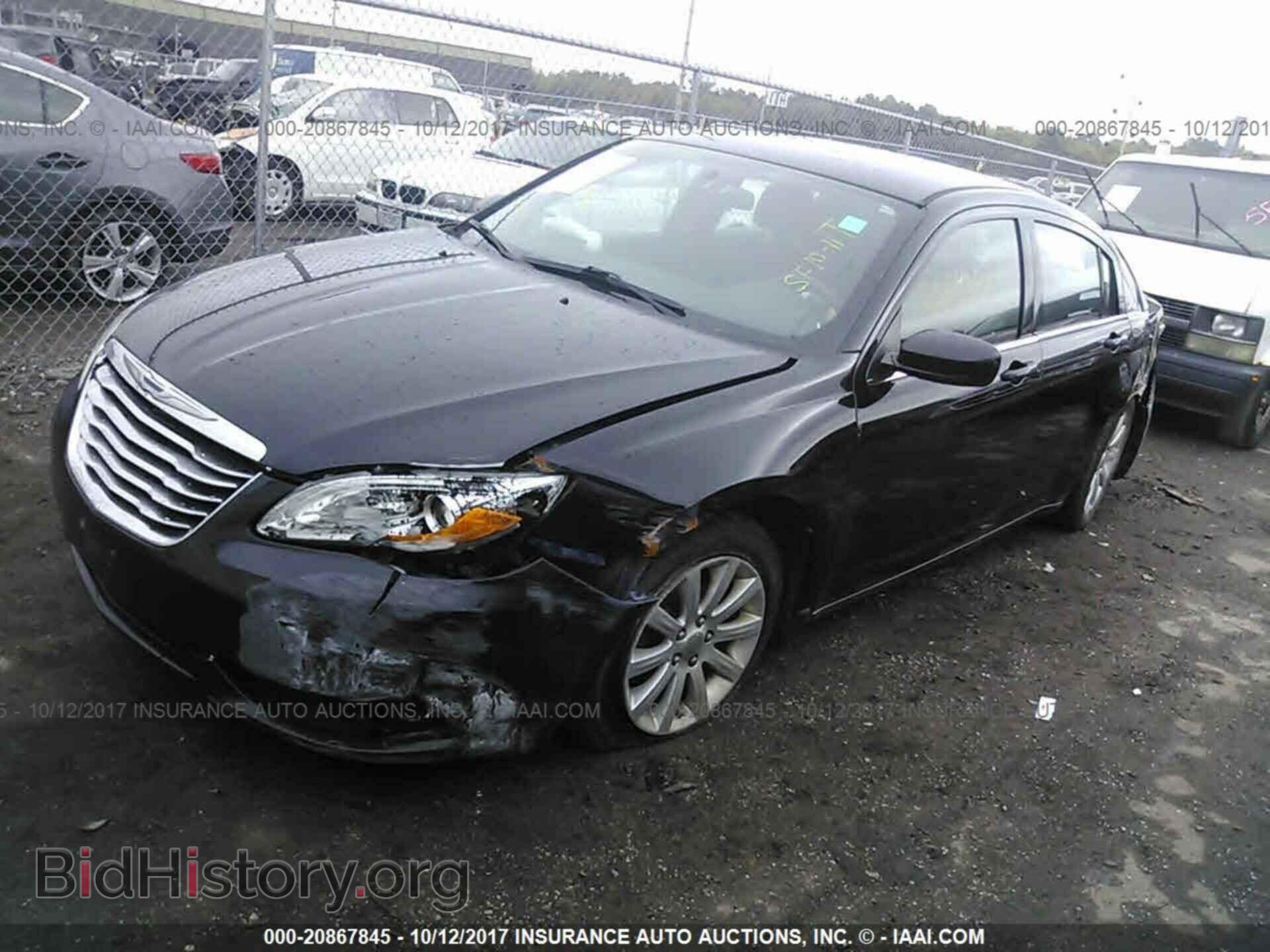 2013 Chrysler 200 - VIN: 1C3CCBBB9DN743915 - Photo 2