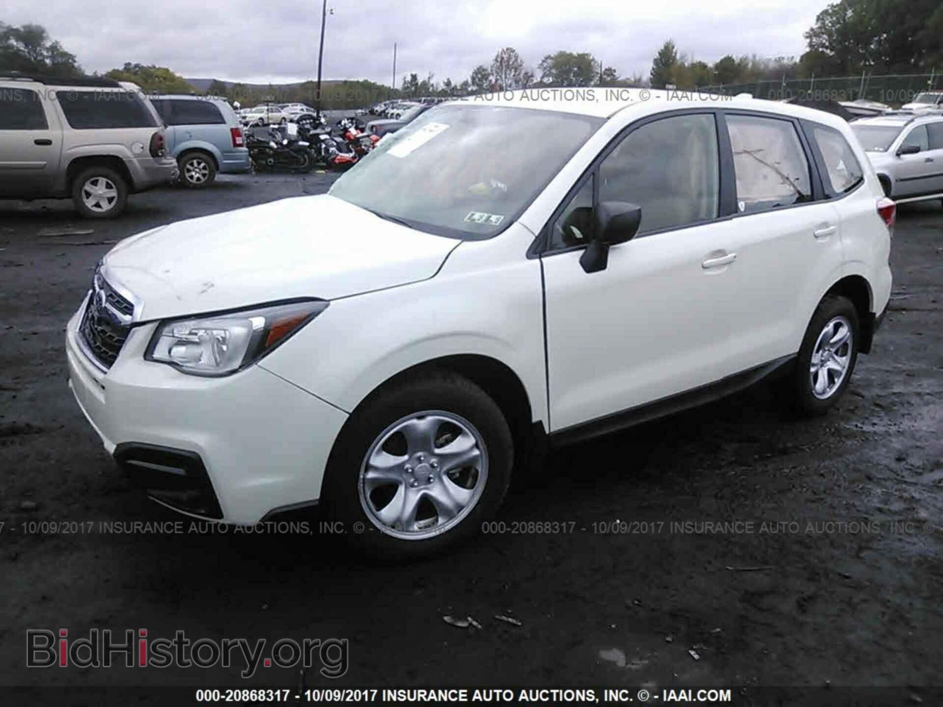 2018 Subaru Forester - VIN: JF2SJAAC5JH405327 - Photo 2