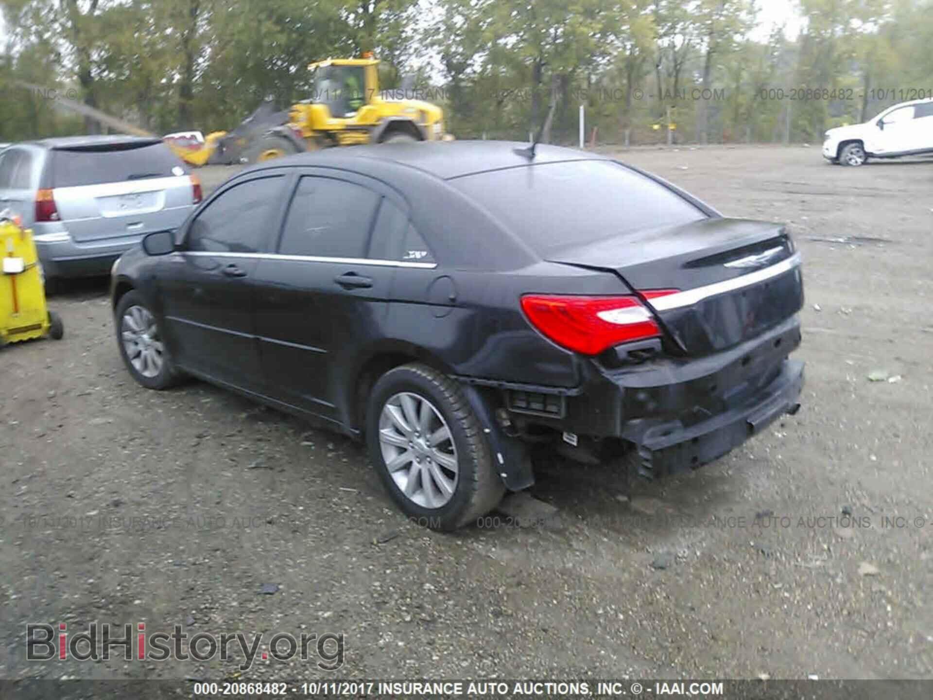 2013 Chrysler 200 - VIN: 1C3CCBBB3DN732697 - Фото 3