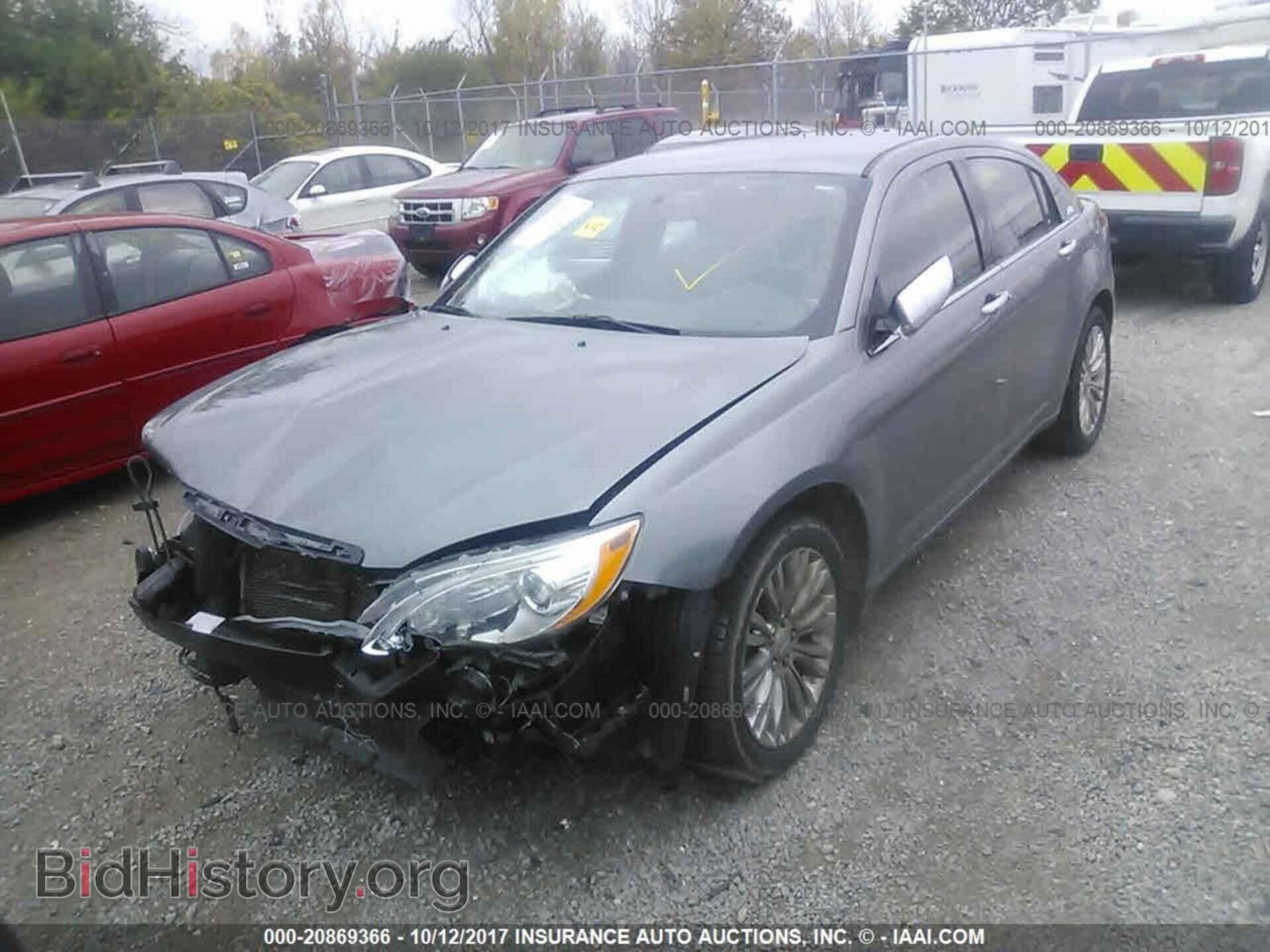 2012 Chrysler 200 - VIN: 1C3CCBCG5CN122213 - Photo 2