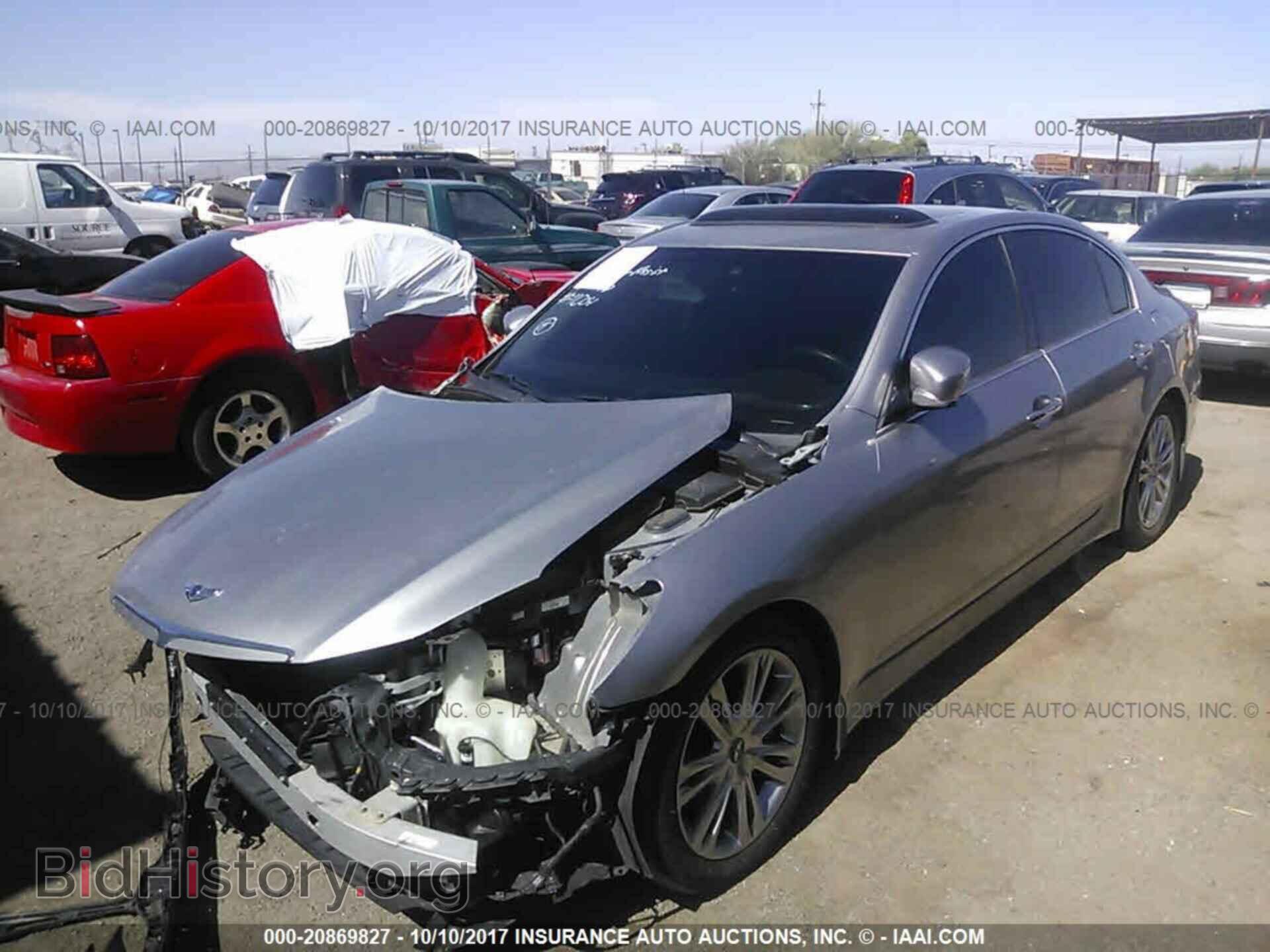 2012 Hyundai Genesis - VIN: KMHGC4DD2CU207136 - Фото 2