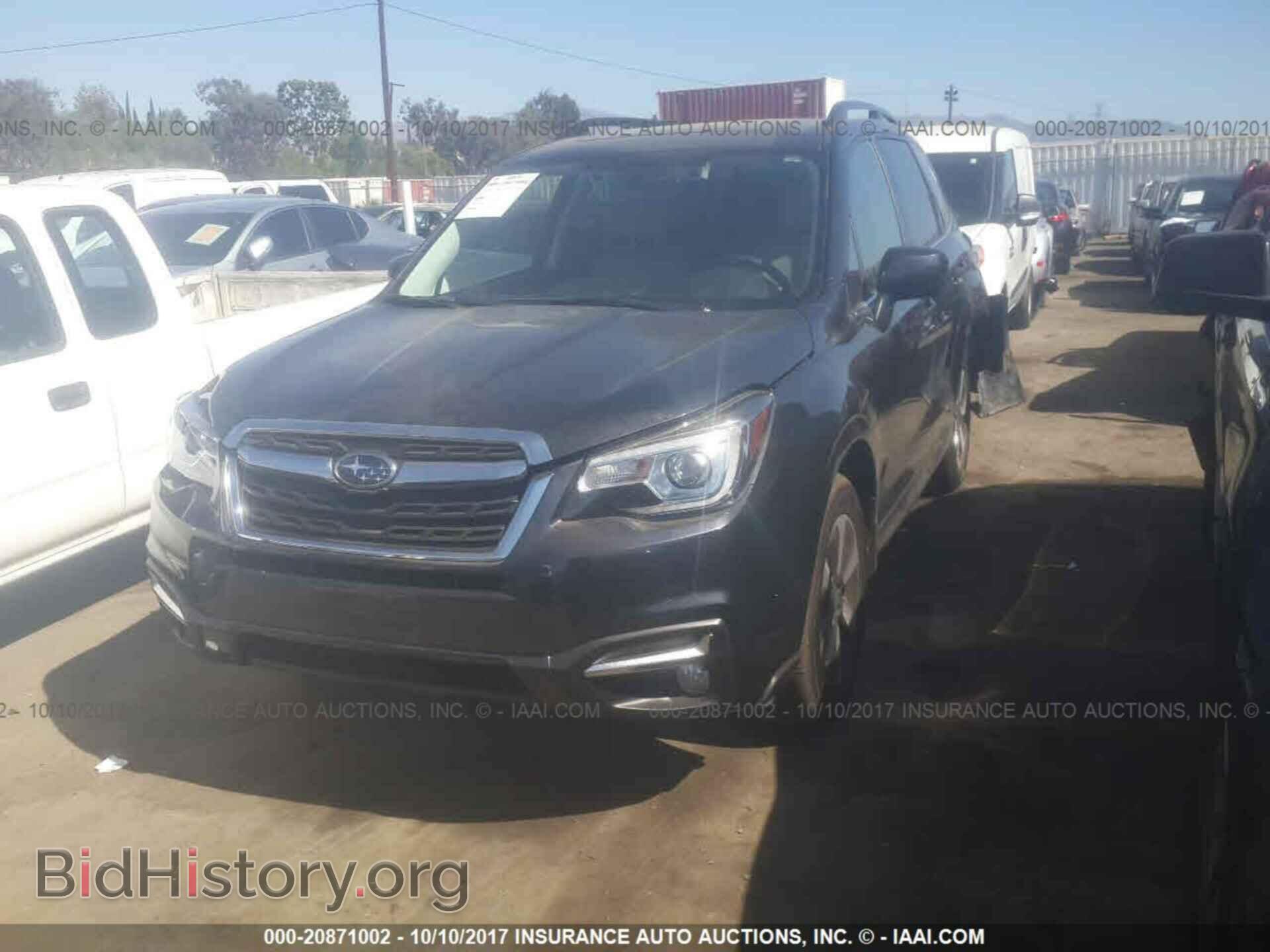 2017 Subaru Forester - VIN: JF2SJARC7HH585067 - Фото 2