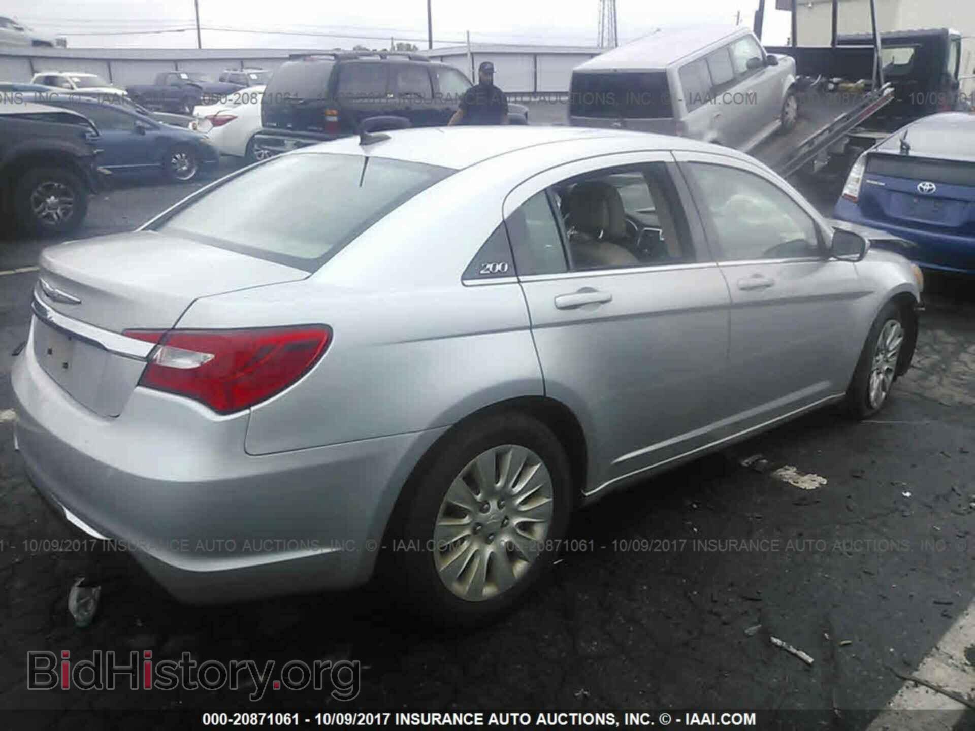 2012 Chrysler 200 - VIN: 1C3CCBAB3CN222821 - Фото 4