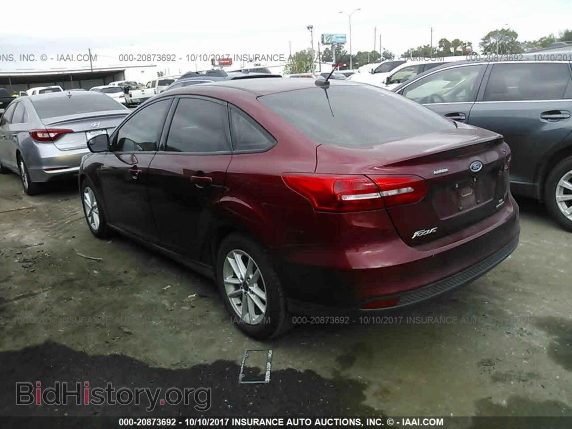 2016 Ford Focus - VIN: 1FADP3F23GL394972 - Photo 3