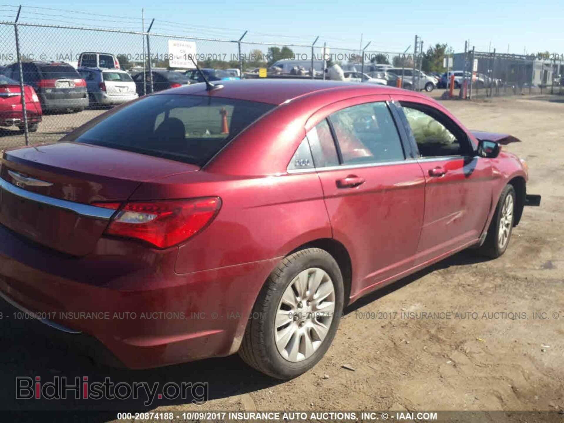 2013 Chrysler 200 - VIN: 1C3CCBAB7DN559512 - Photo 4