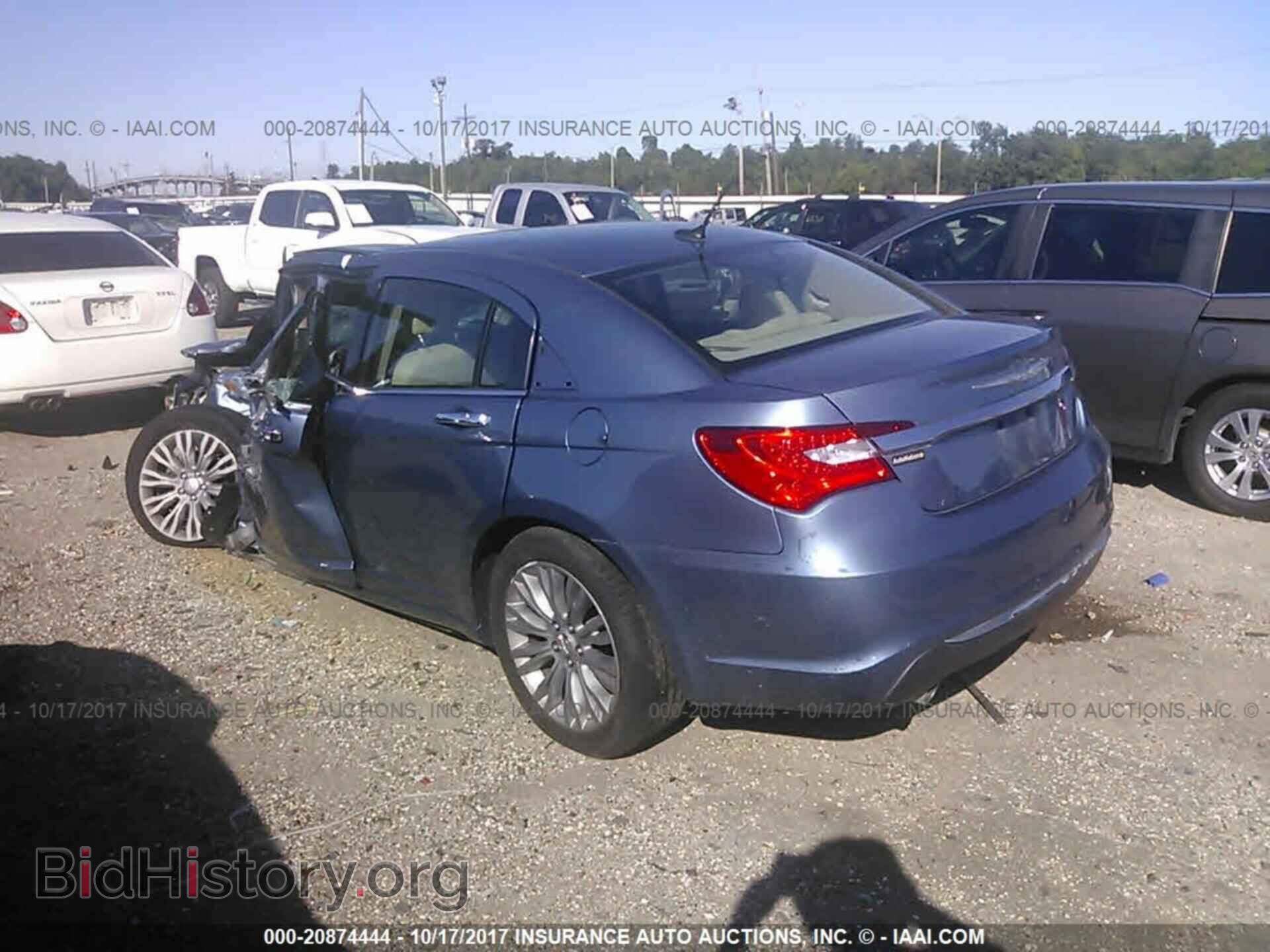 2011 Chrysler 200 - VIN: 1C3BC2FG9BN603703 - Фото 3