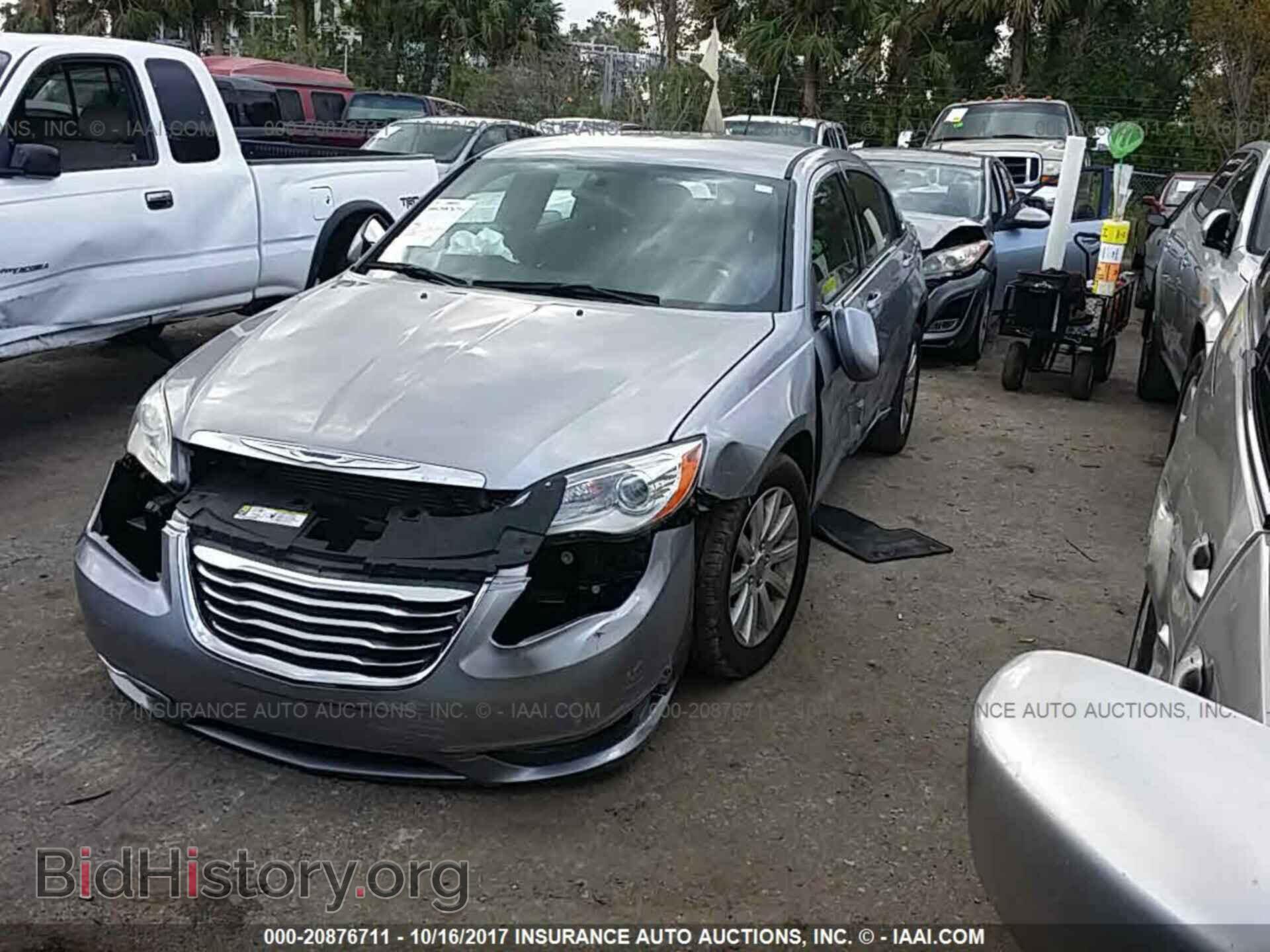 2013 Chrysler 200 - VIN: 1C3CCBBG1DN556261 - Photo 2