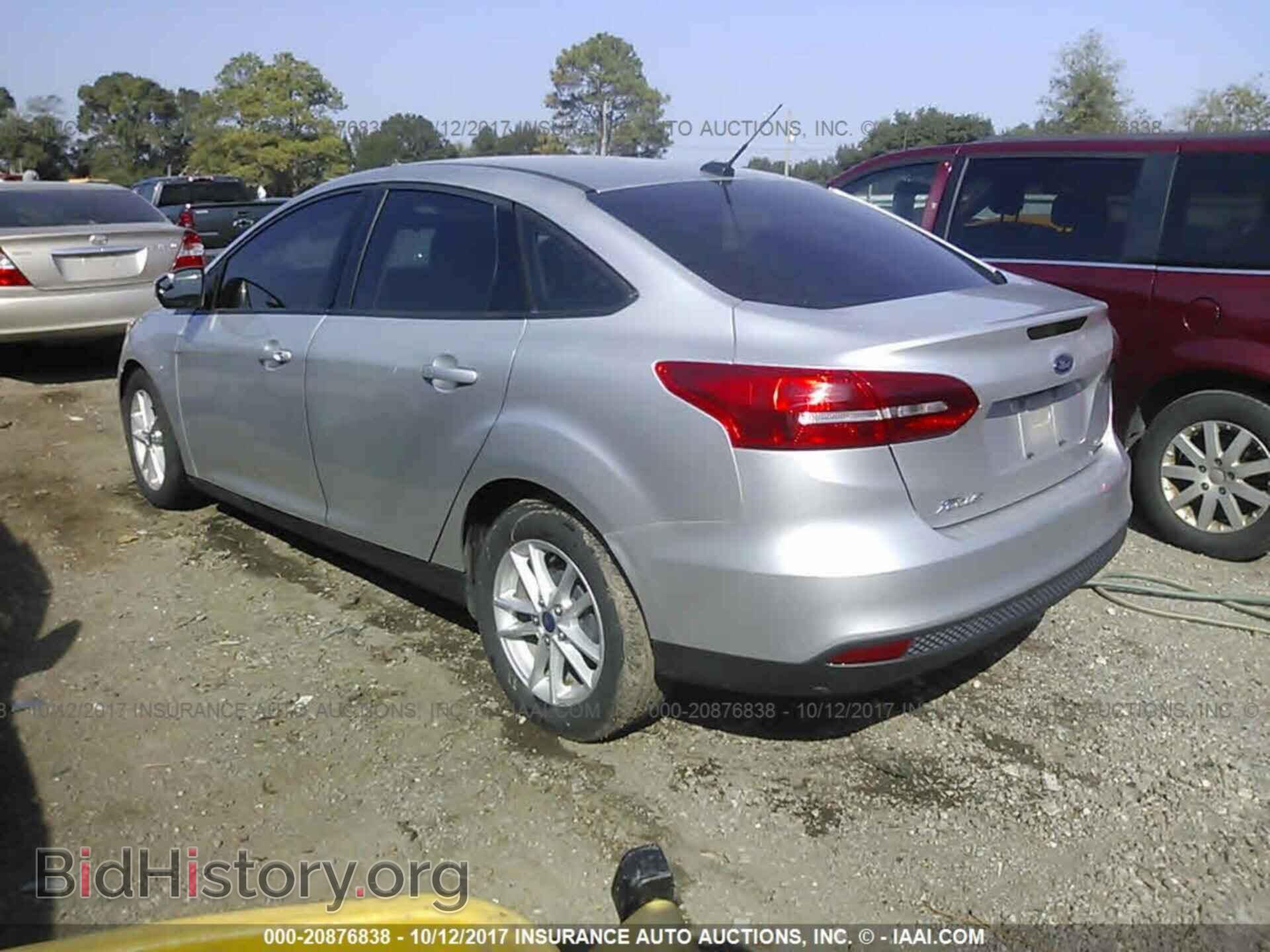 2015 Ford Focus - VIN: 1FADP3F29FL307901 - Photo 3