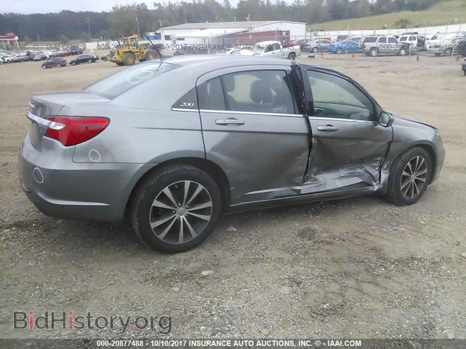 2013 Chrysler 200 - VIN: 1C3CCBBG3DN718326 - Фото 4