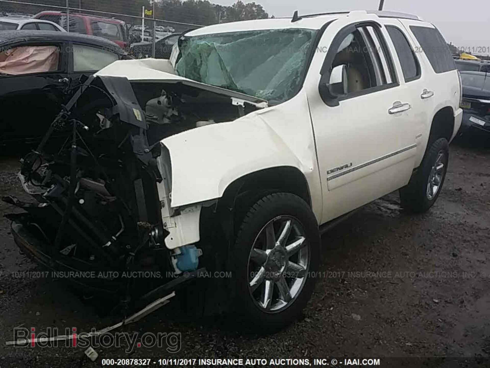 2011 Gmc Yukon - VIN: 1GKS2EEF5BR104595 - Photo 2
