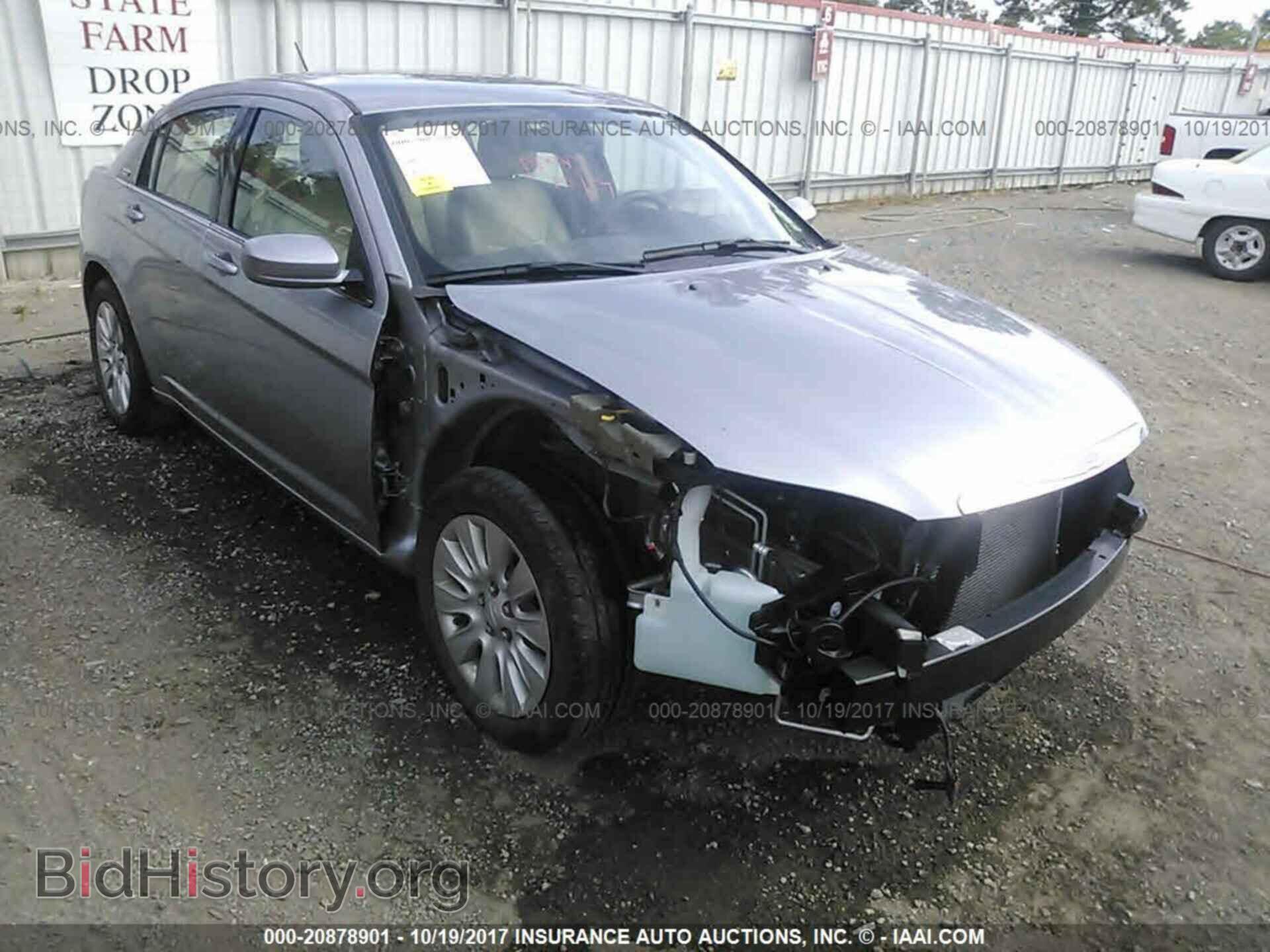 Photo 1C3CCBAB8DN561995 - Chrysler 200 2013