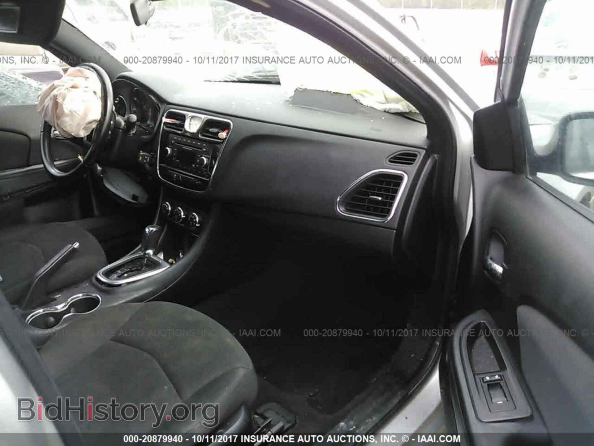 2012 Chrysler 200 - VIN: 1C3CCBBB1CN138690 - Photo 5